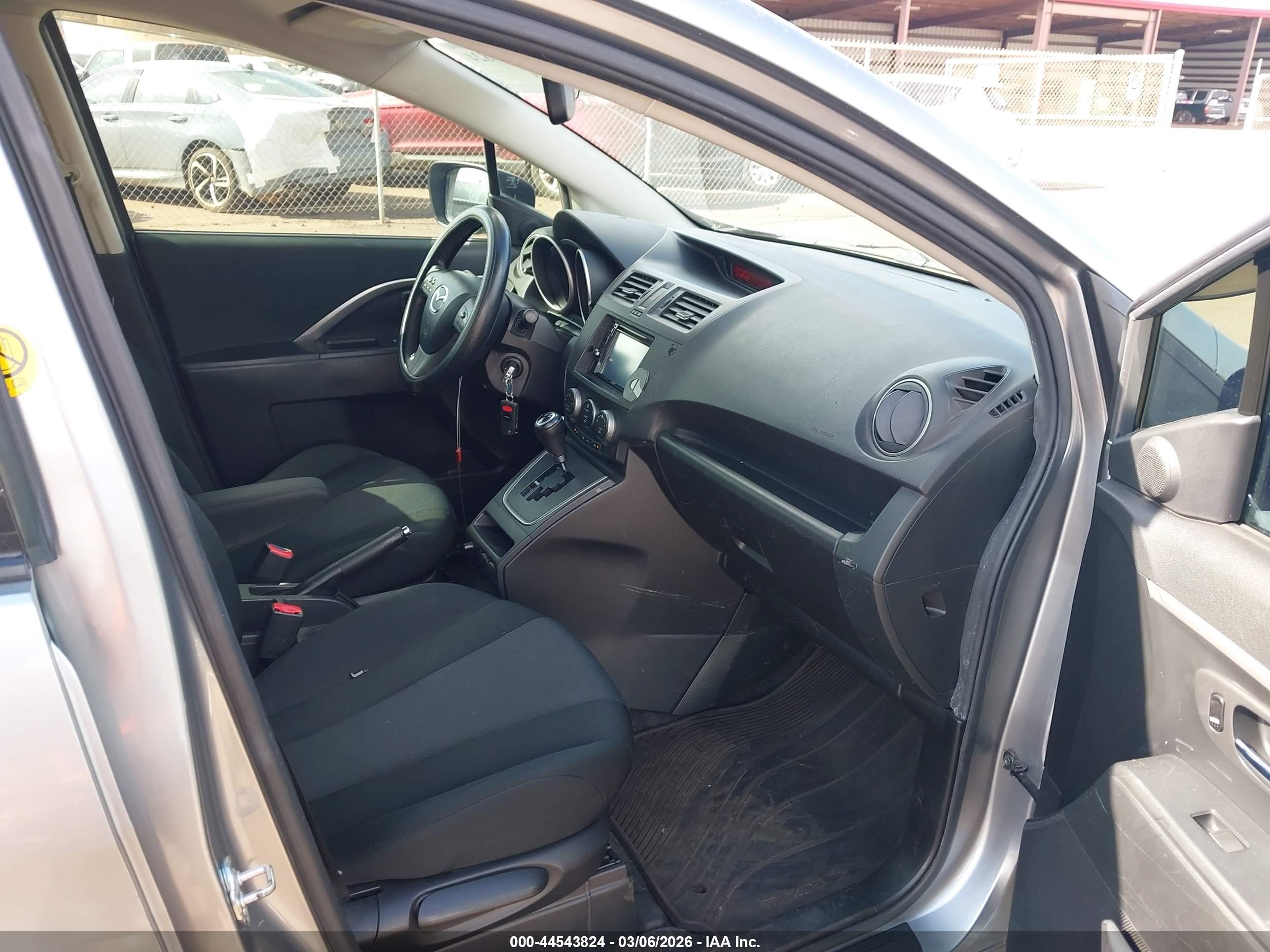 2014 Mazda Mazda5 Touring Silver vin: JM1CW2CL6E0162798