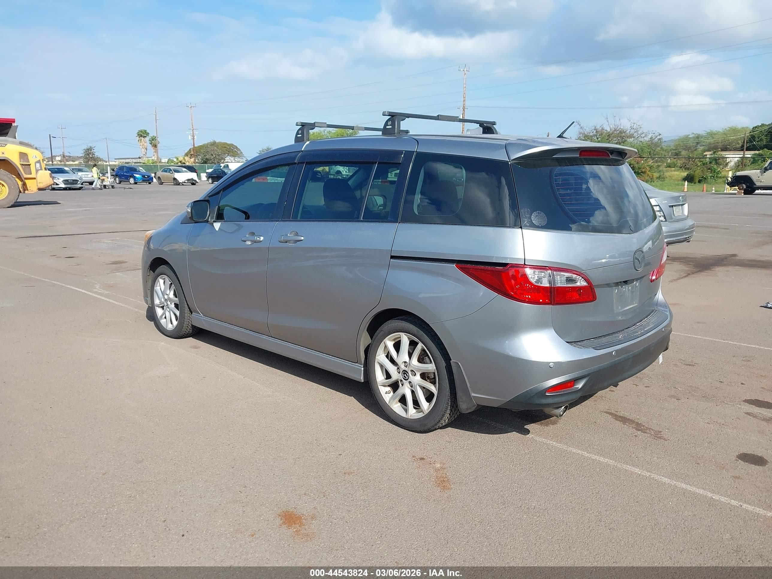 2014 Mazda Mazda5 Touring Silver vin: JM1CW2CL6E0162798