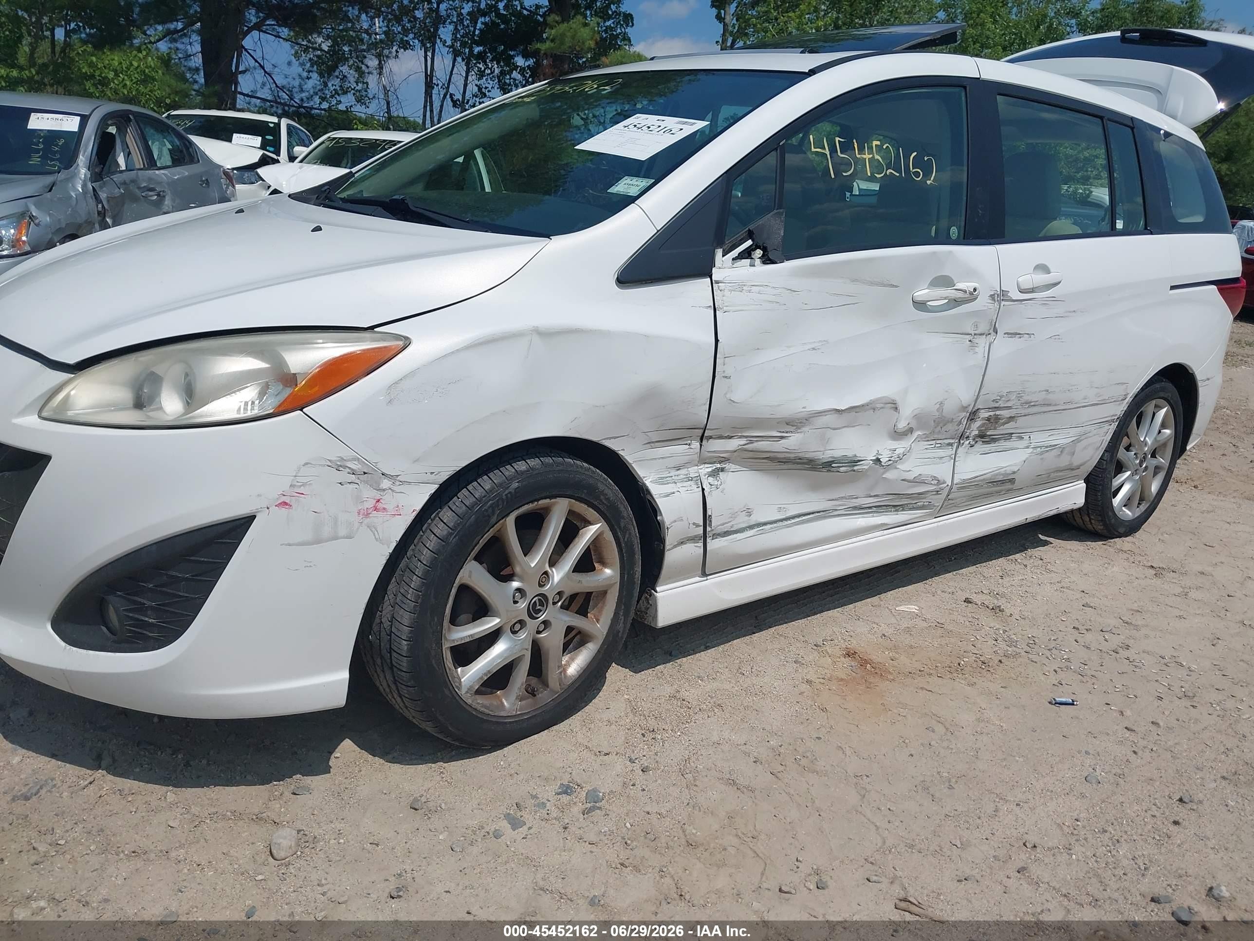 2014 Mazda Mazda5 Touring White vin: JM1CW2CL6E0164910