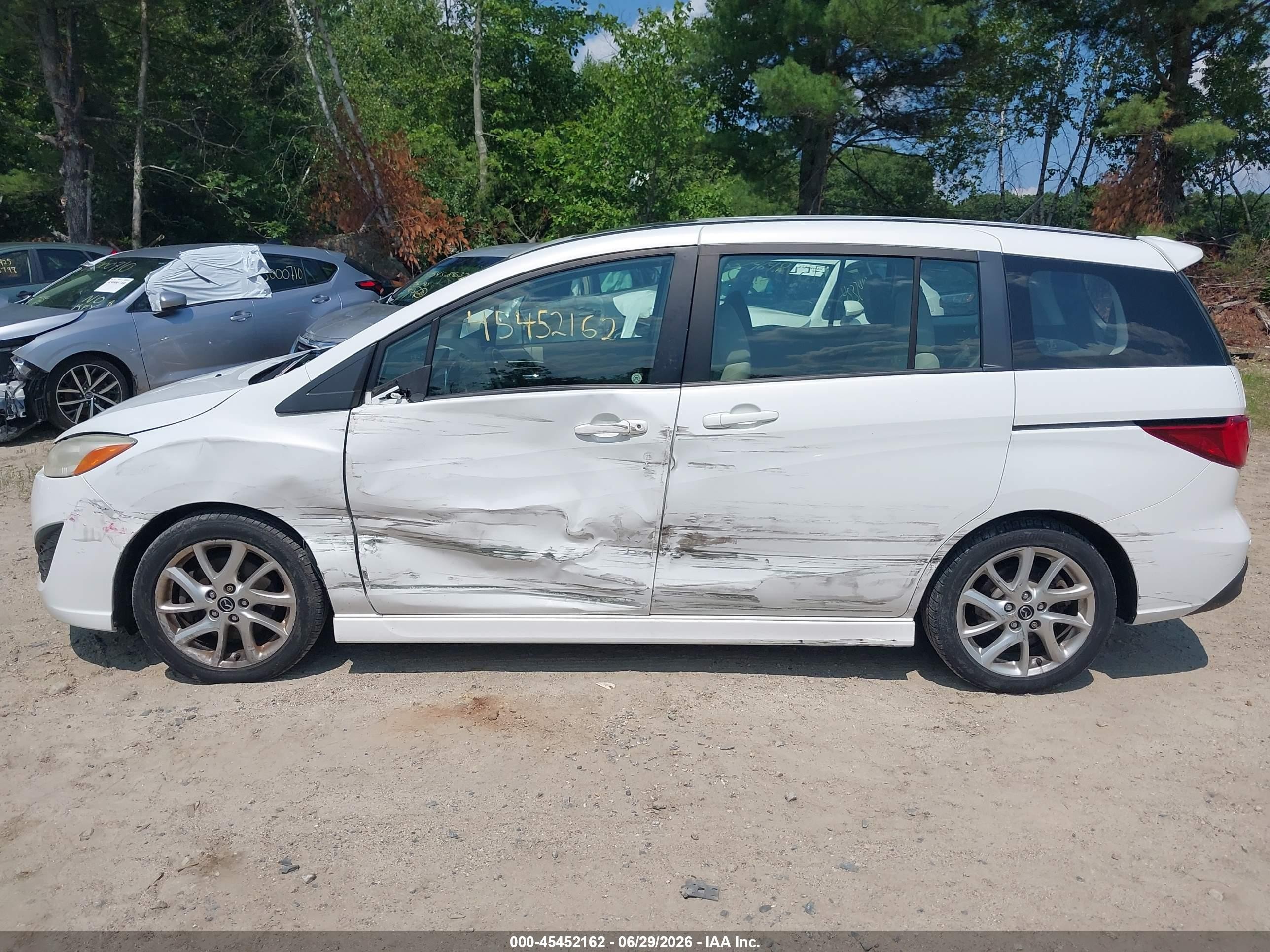 2014 Mazda Mazda5 Touring White vin: JM1CW2CL6E0164910