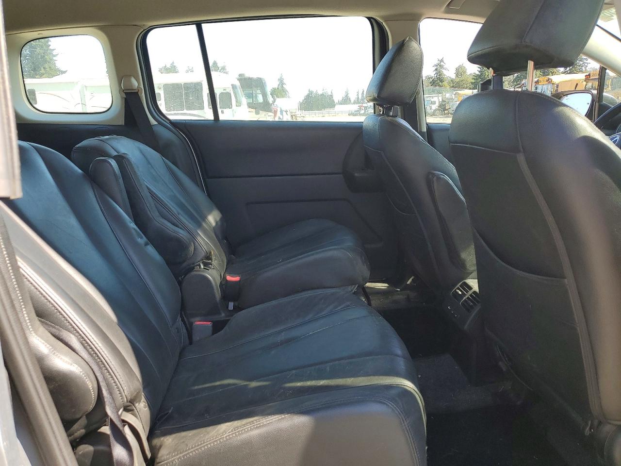 2012 Mazda 5 Silver vin: JM1CW2CL7C0111128
