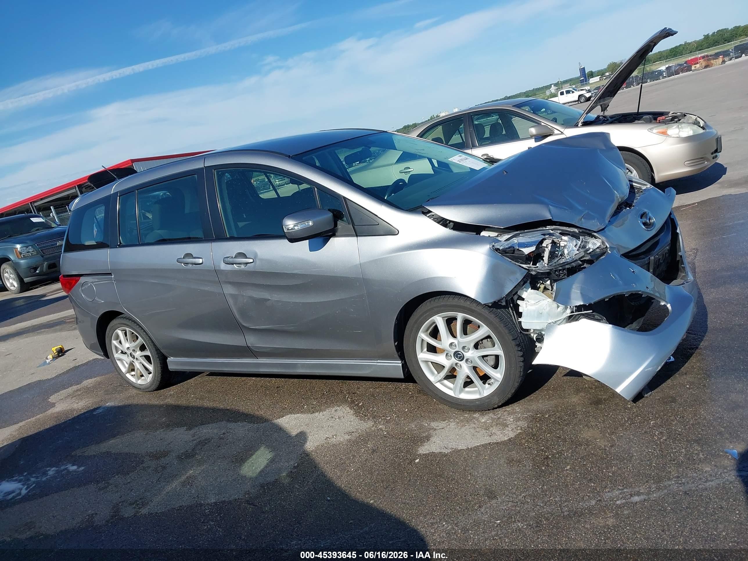 2013 Mazda Mazda5 Touring Silver vin: JM1CW2CL7D0149797