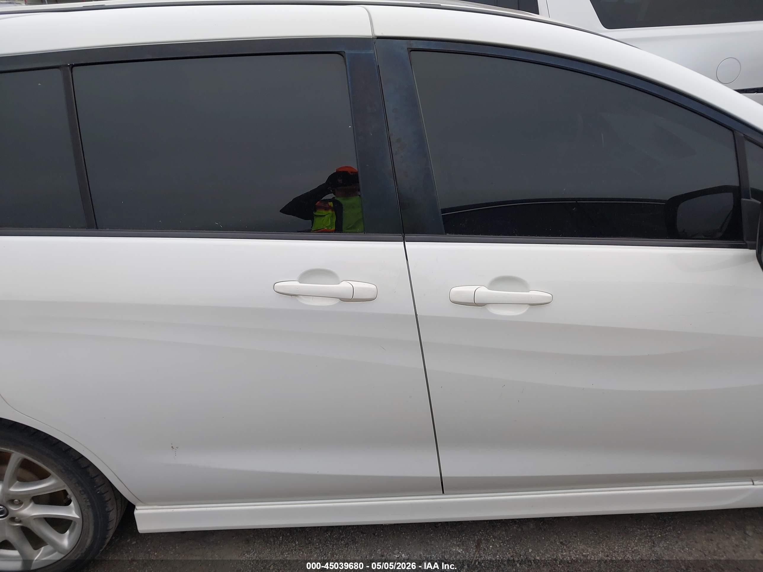 2013 Mazda Mazda5 Touring White vin: JM1CW2CL7D0160332