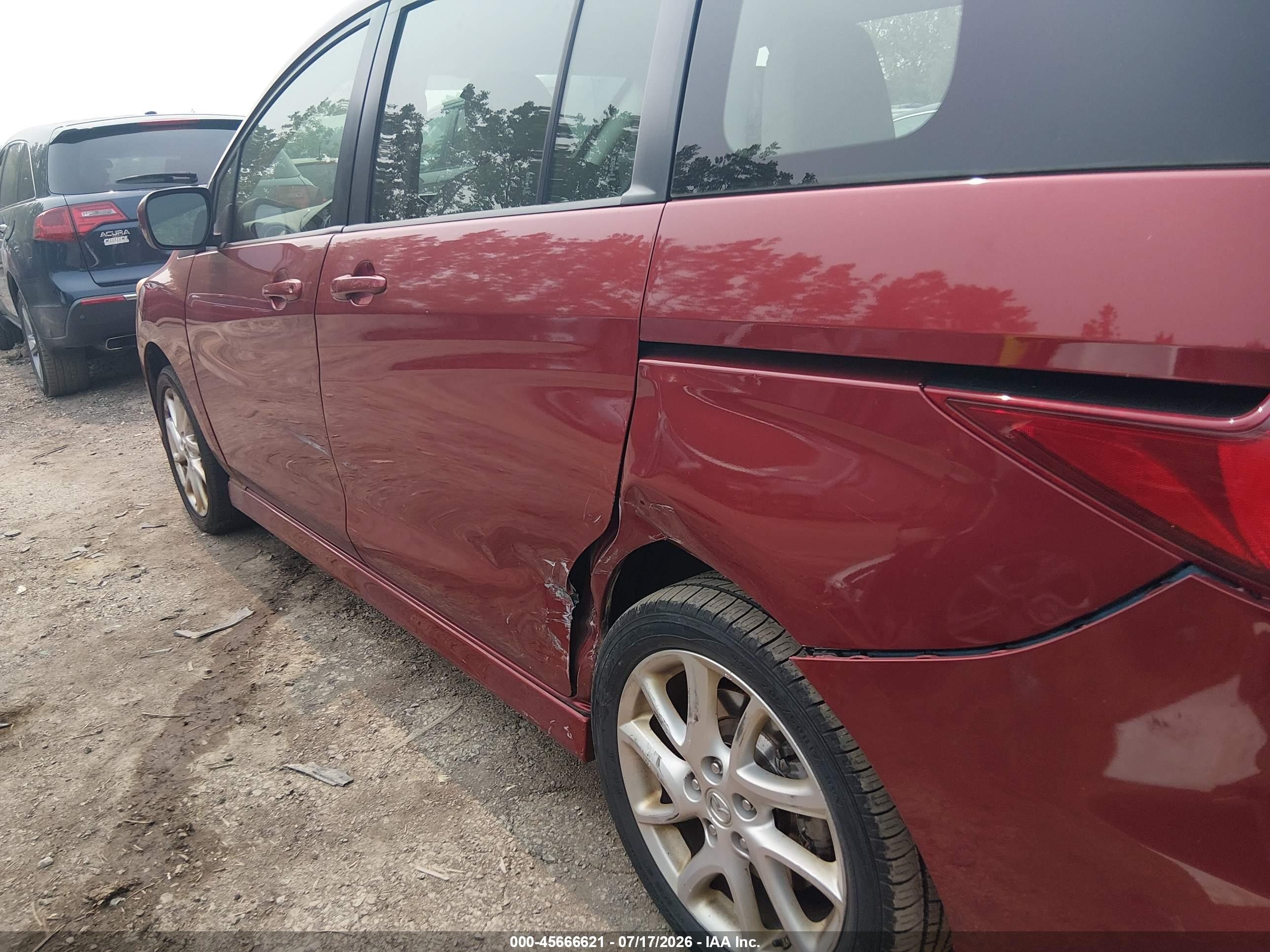 2012 Mazda Mazda5 Touring Red vin: JM1CW2CL8C0123305