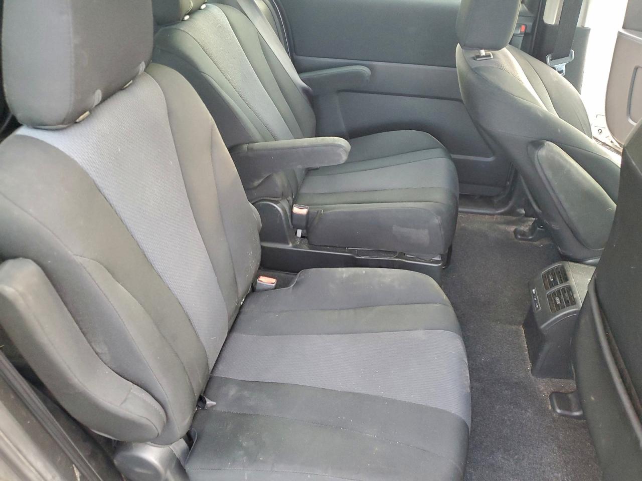 2013 Mazda 5 Silver vin: JM1CW2CL8D0153258