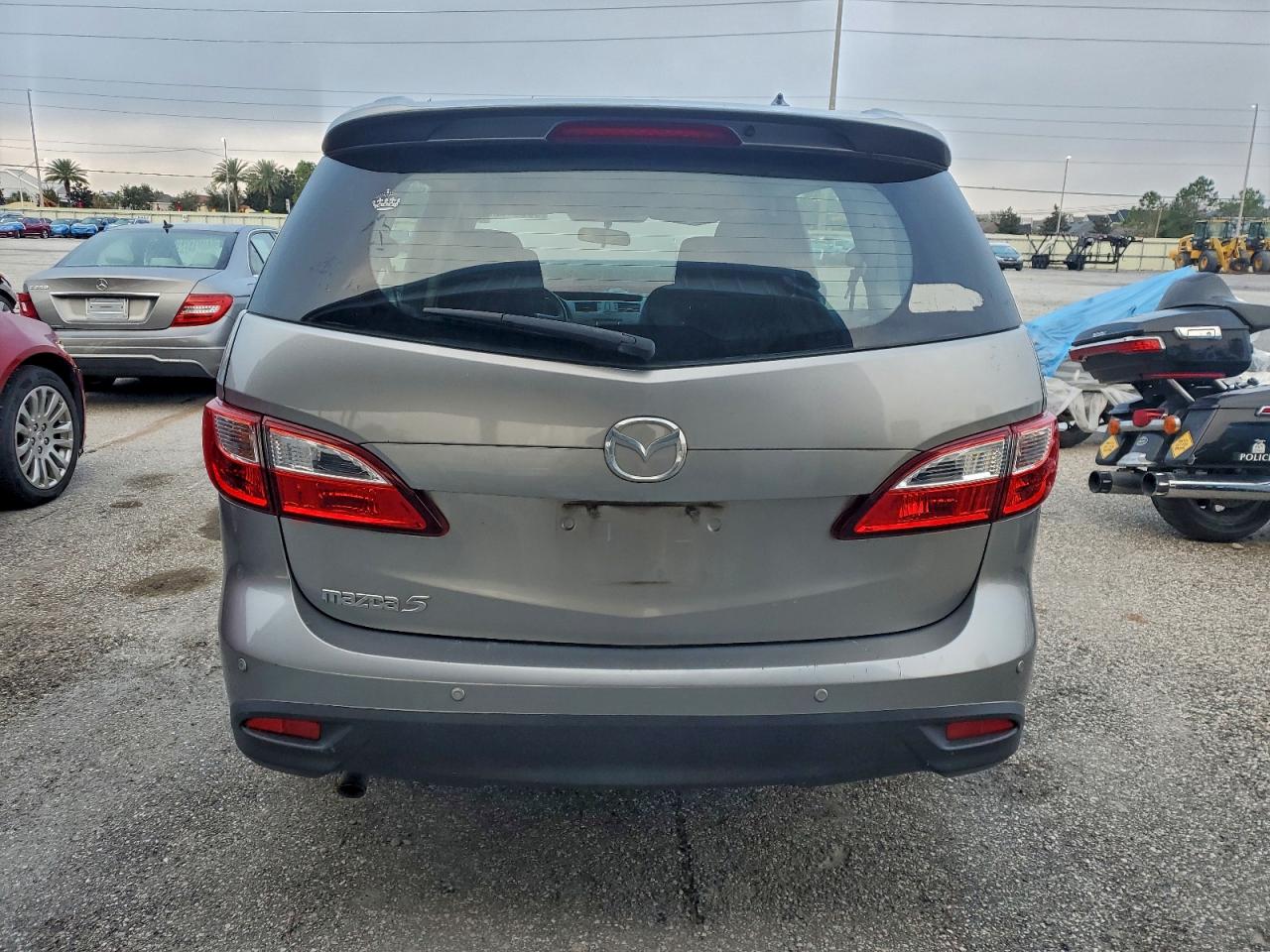 2013 Mazda 5 Silver vin: JM1CW2CL8D0153258