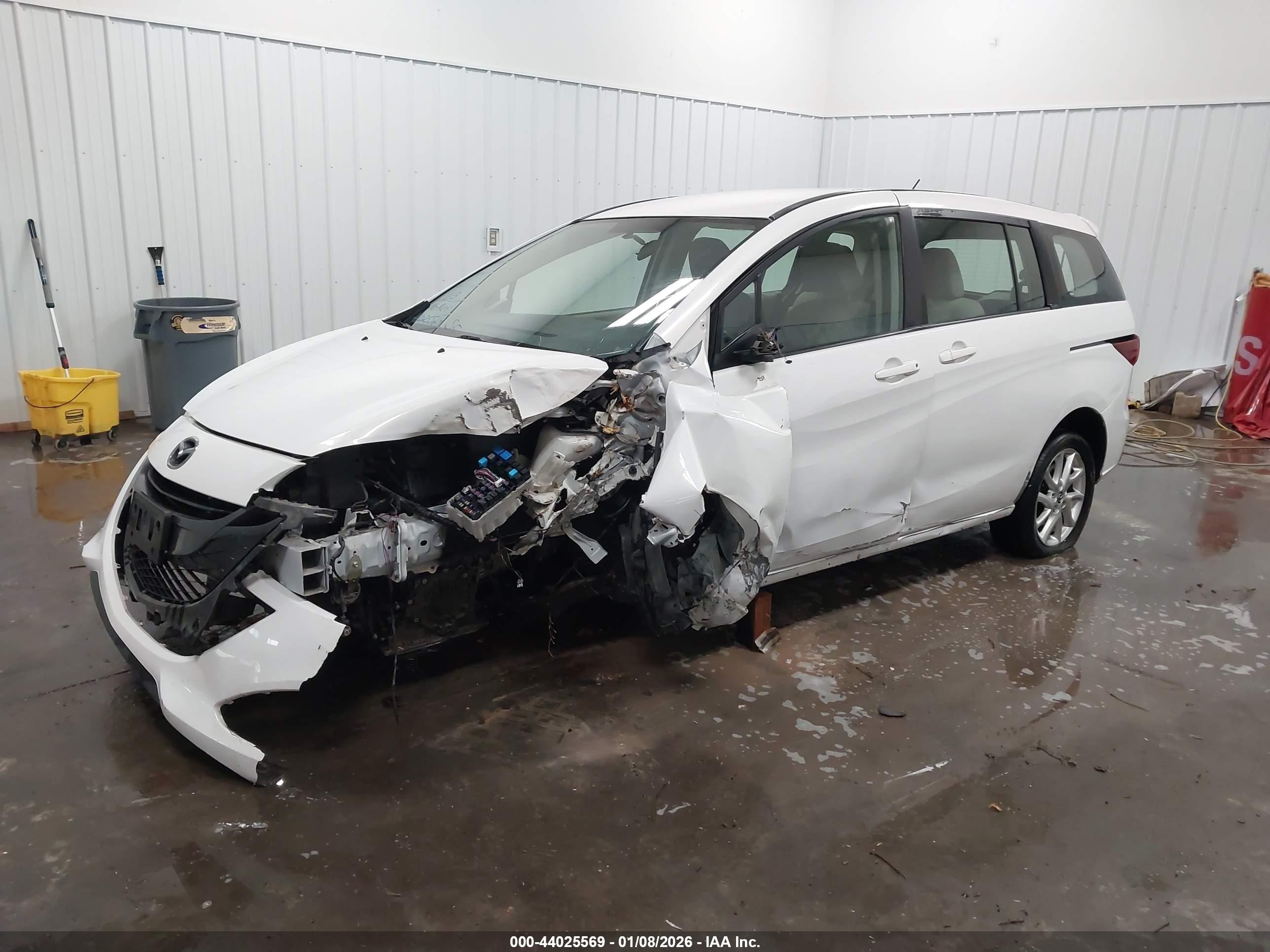 2014 Mazda Mazda5 Touring White vin: JM1CW2CL8E0173799