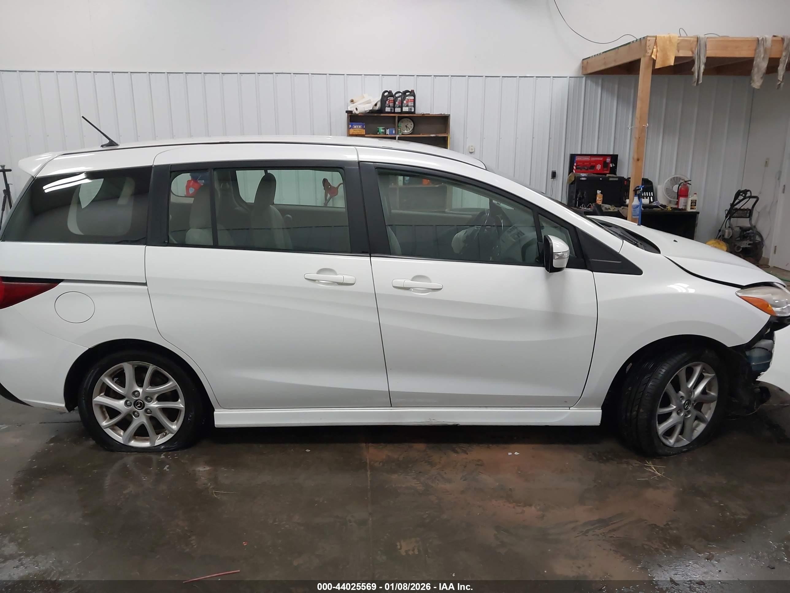 2014 Mazda Mazda5 Touring White vin: JM1CW2CL8E0173799
