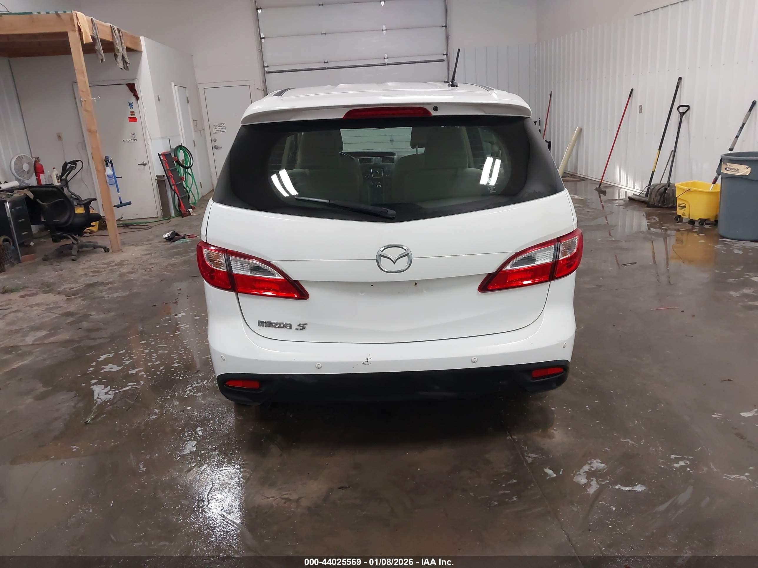 2014 Mazda Mazda5 Touring White vin: JM1CW2CL8E0173799