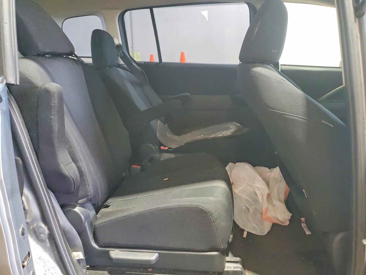 2012 Mazda 5 Silver vin: JM1CW2CL9C0123040