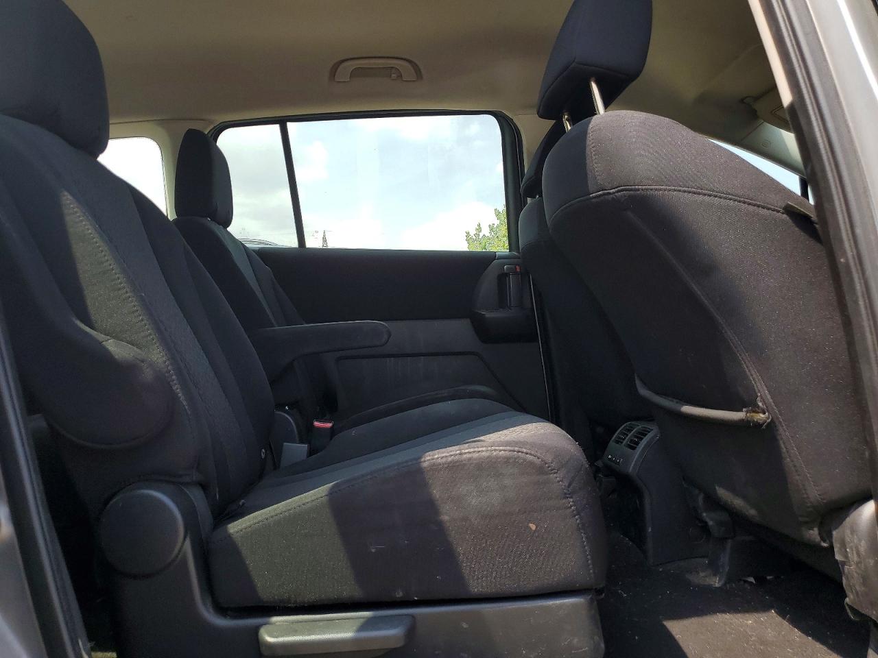 2012 Mazda 5 Silver vin: JM1CW2CL9C0131235