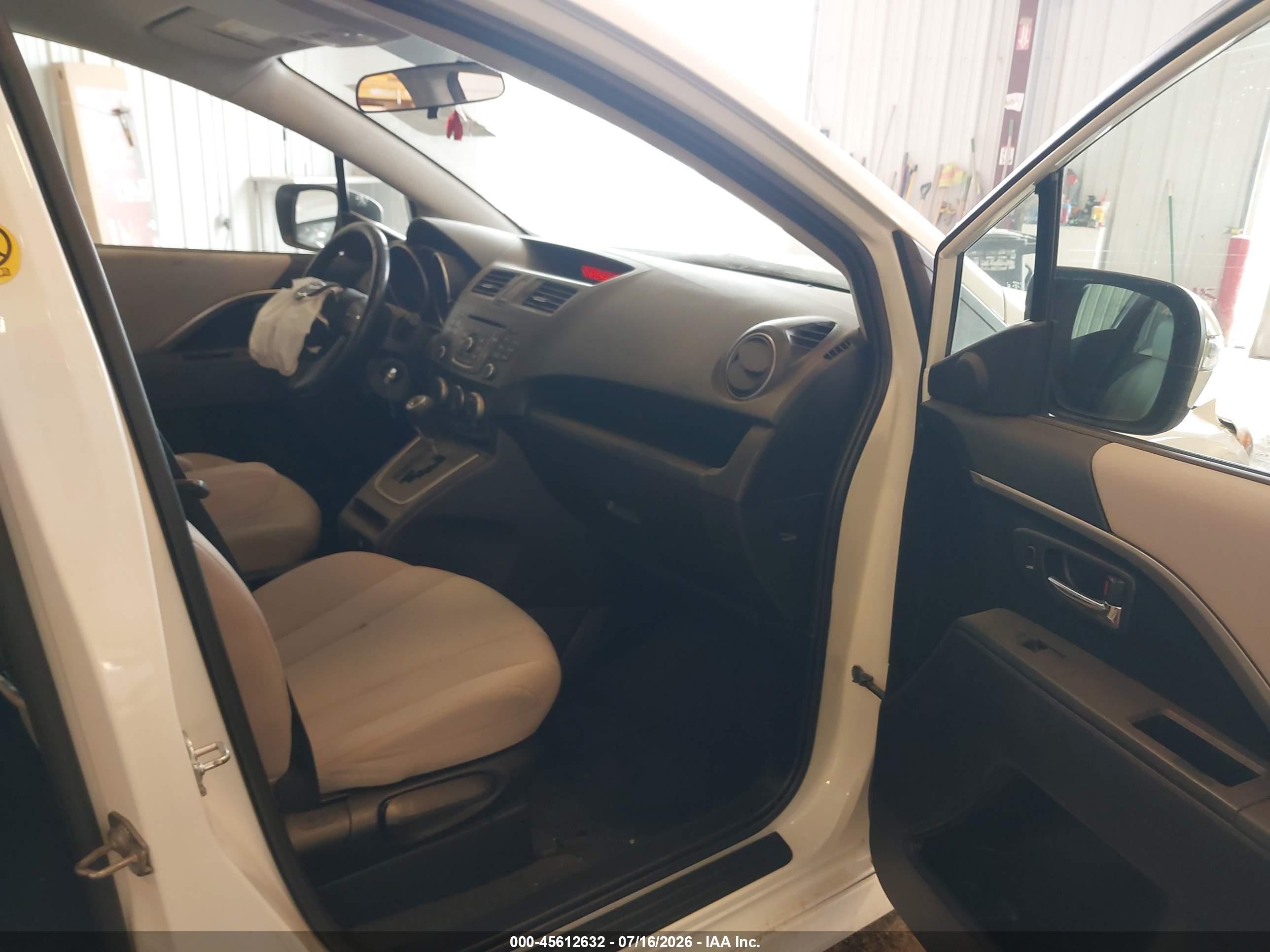 2015 Mazda Mazda5 Touring White vin: JM1CW2CL9F0180004