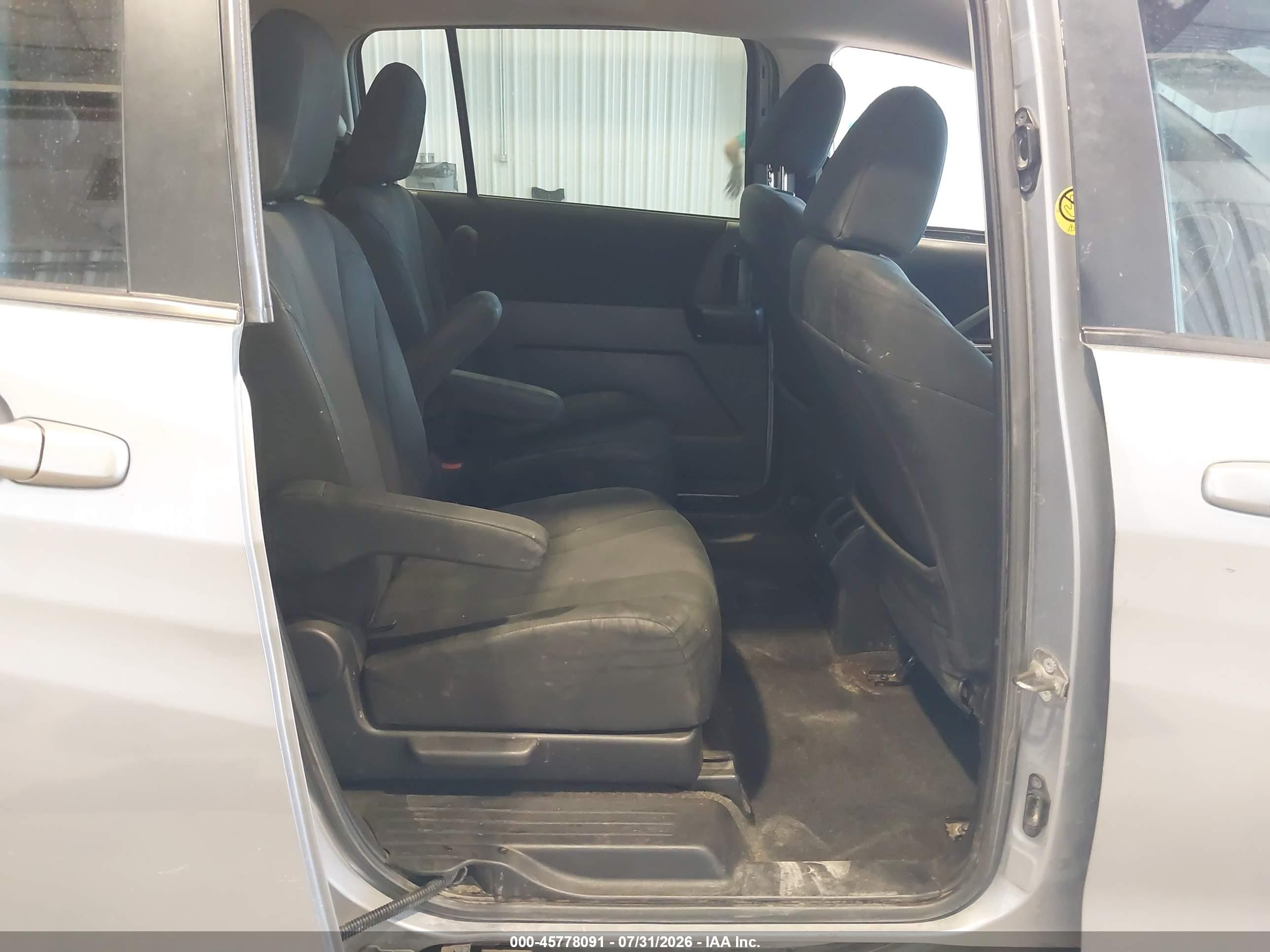 2013 Mazda Mazda5 Touring Silver vin: JM1CW2CLXD0153522