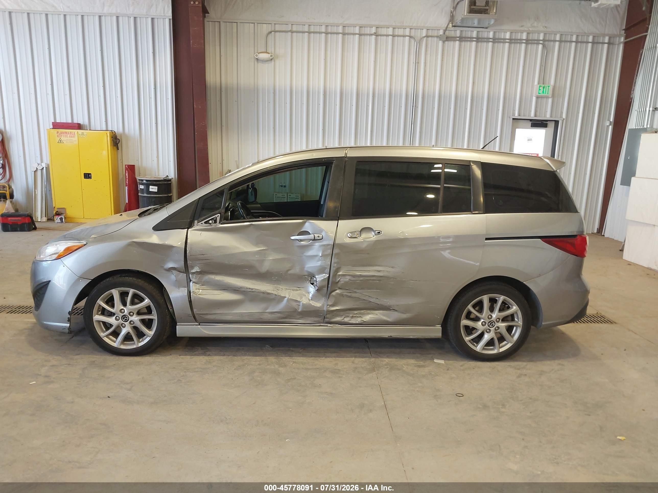 2013 Mazda Mazda5 Touring Silver vin: JM1CW2CLXD0153522