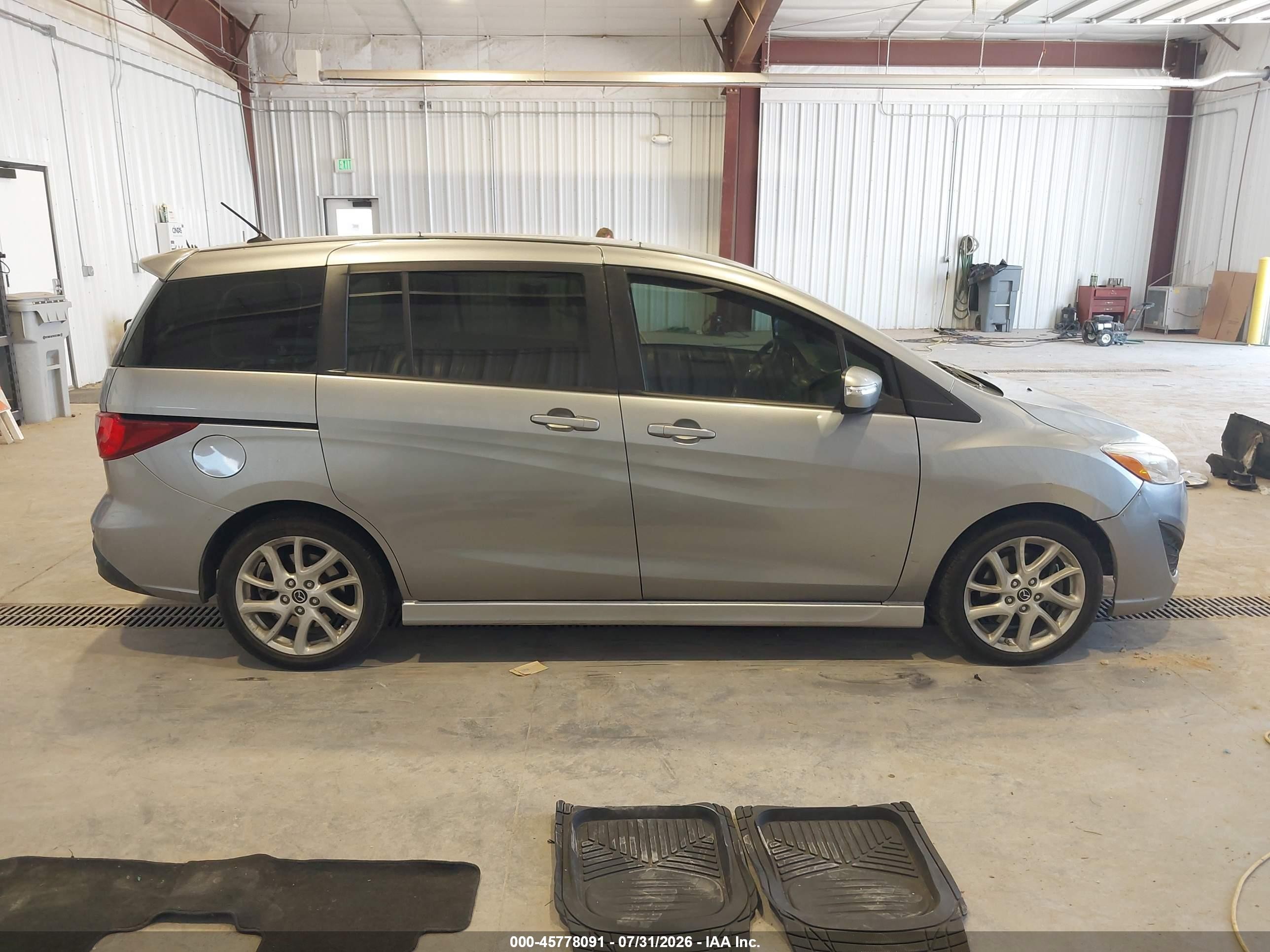 2013 Mazda Mazda5 Touring Silver vin: JM1CW2CLXD0153522
