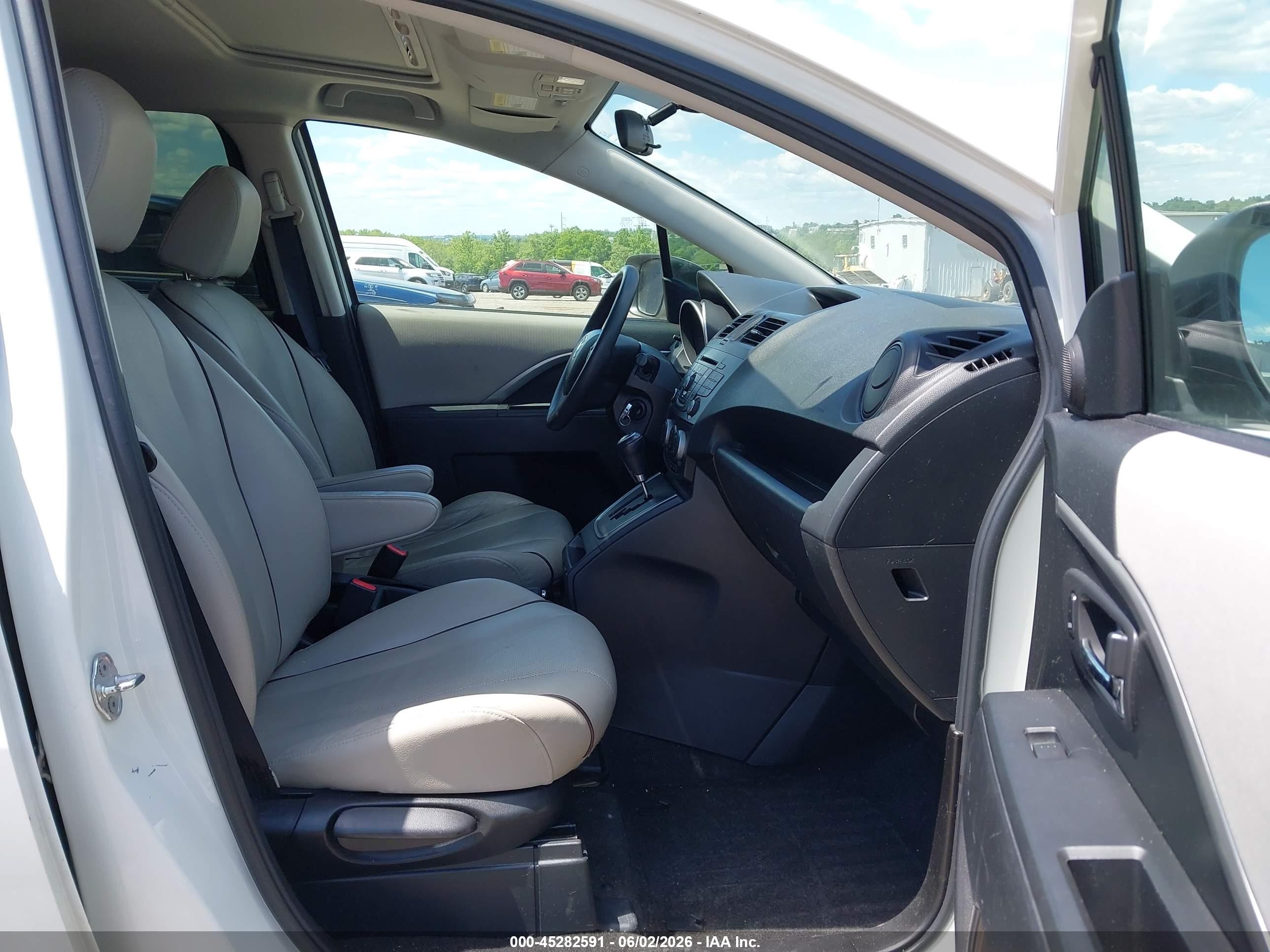 2015 Mazda Mazda5 Grand Touring White vin: JM1CW2DL0F0179659