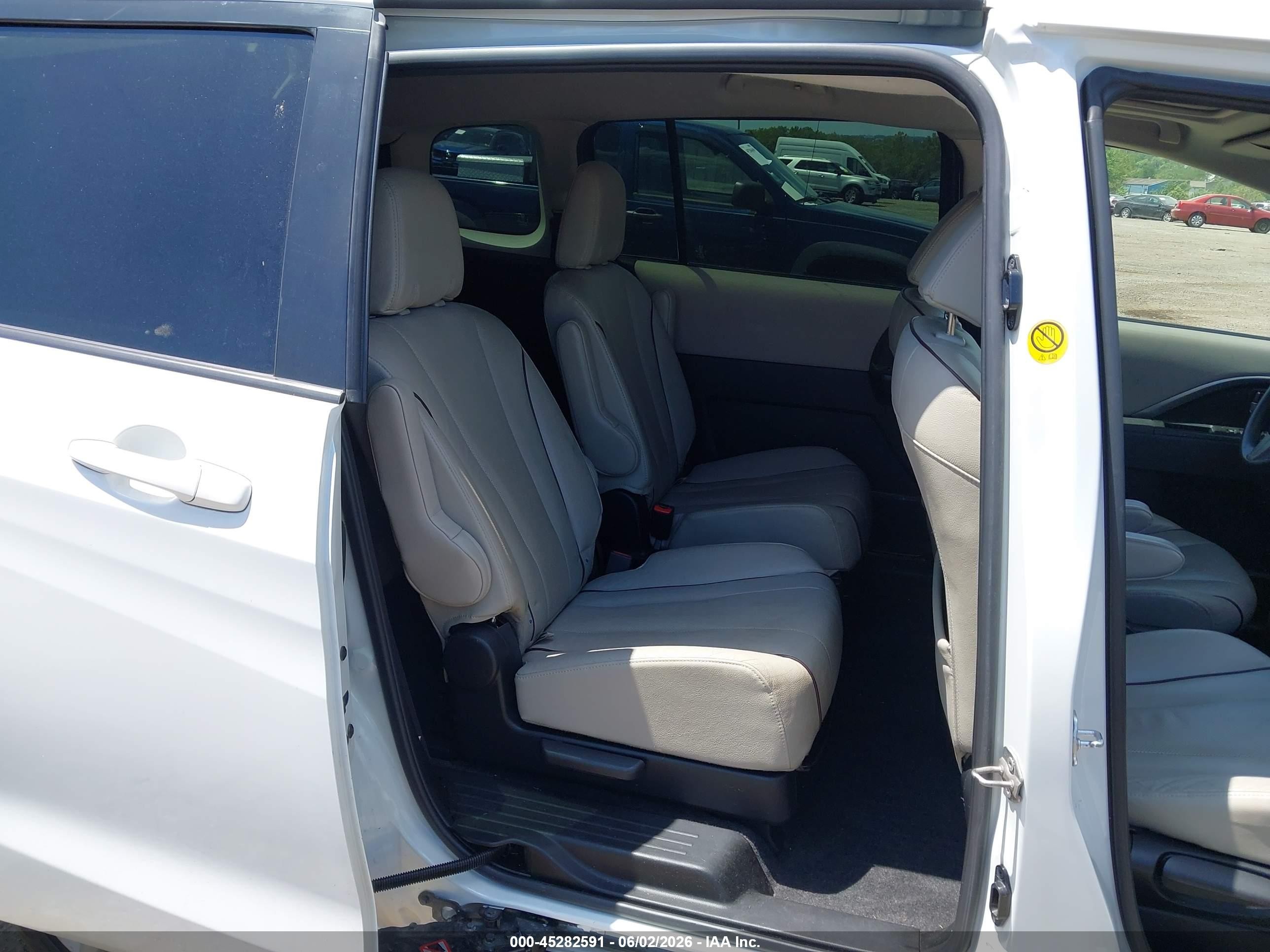 2015 Mazda Mazda5 Grand Touring White vin: JM1CW2DL0F0179659