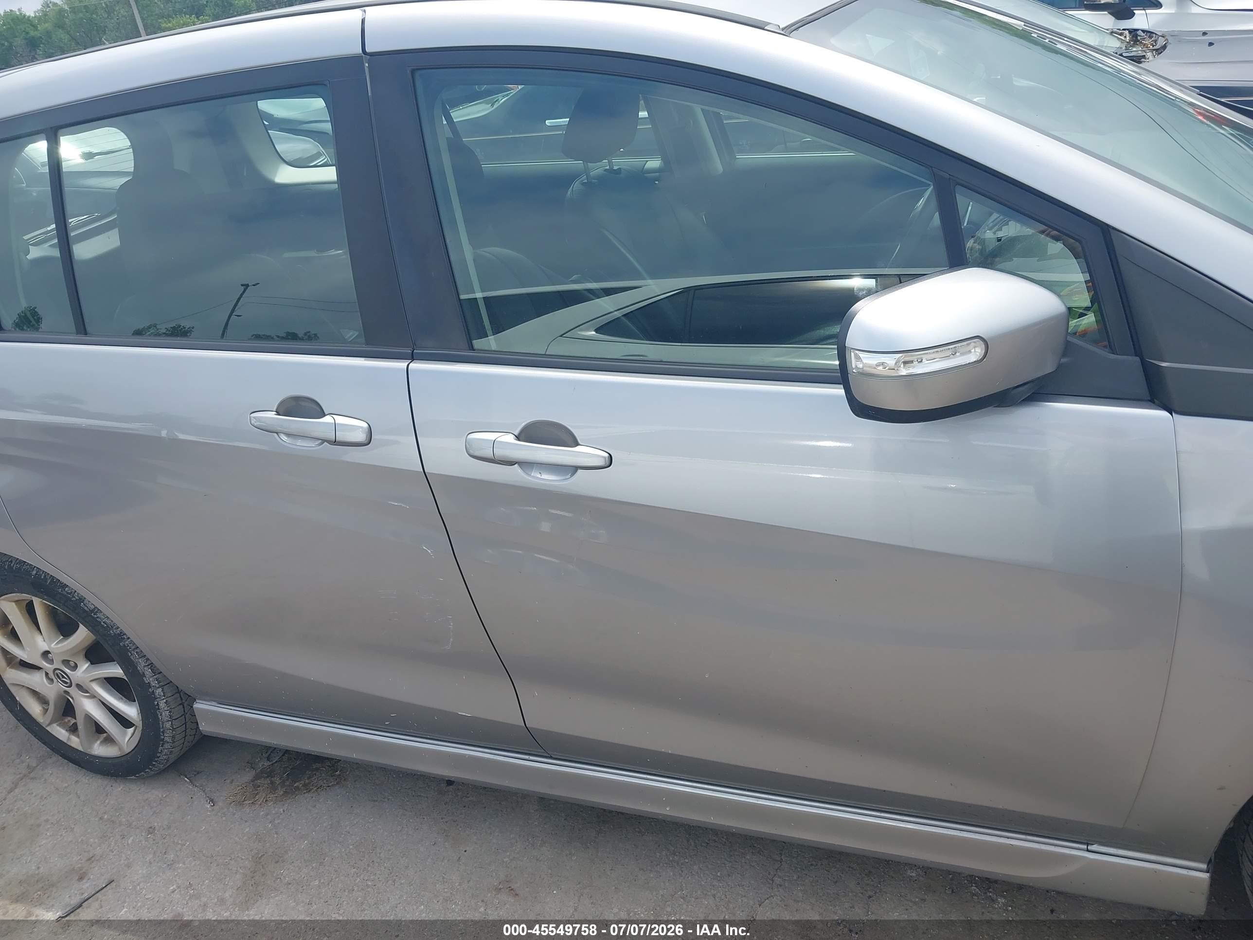 2015 Mazda Mazda5 Grand Touring Silver vin: JM1CW2DL0F0189379