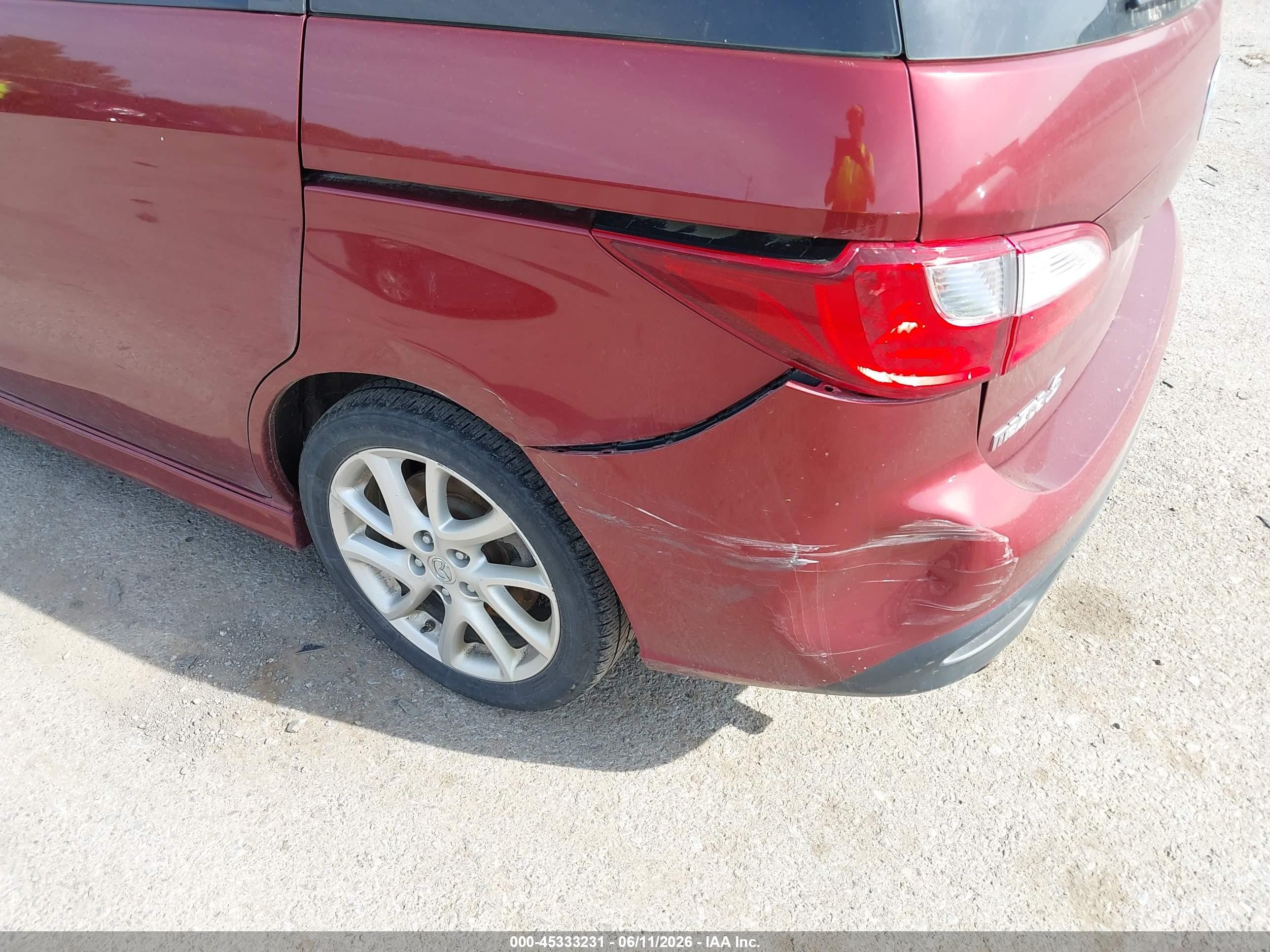 2012 Mazda Mazda5 Grand Touring Red vin: JM1CW2DL4C0138611