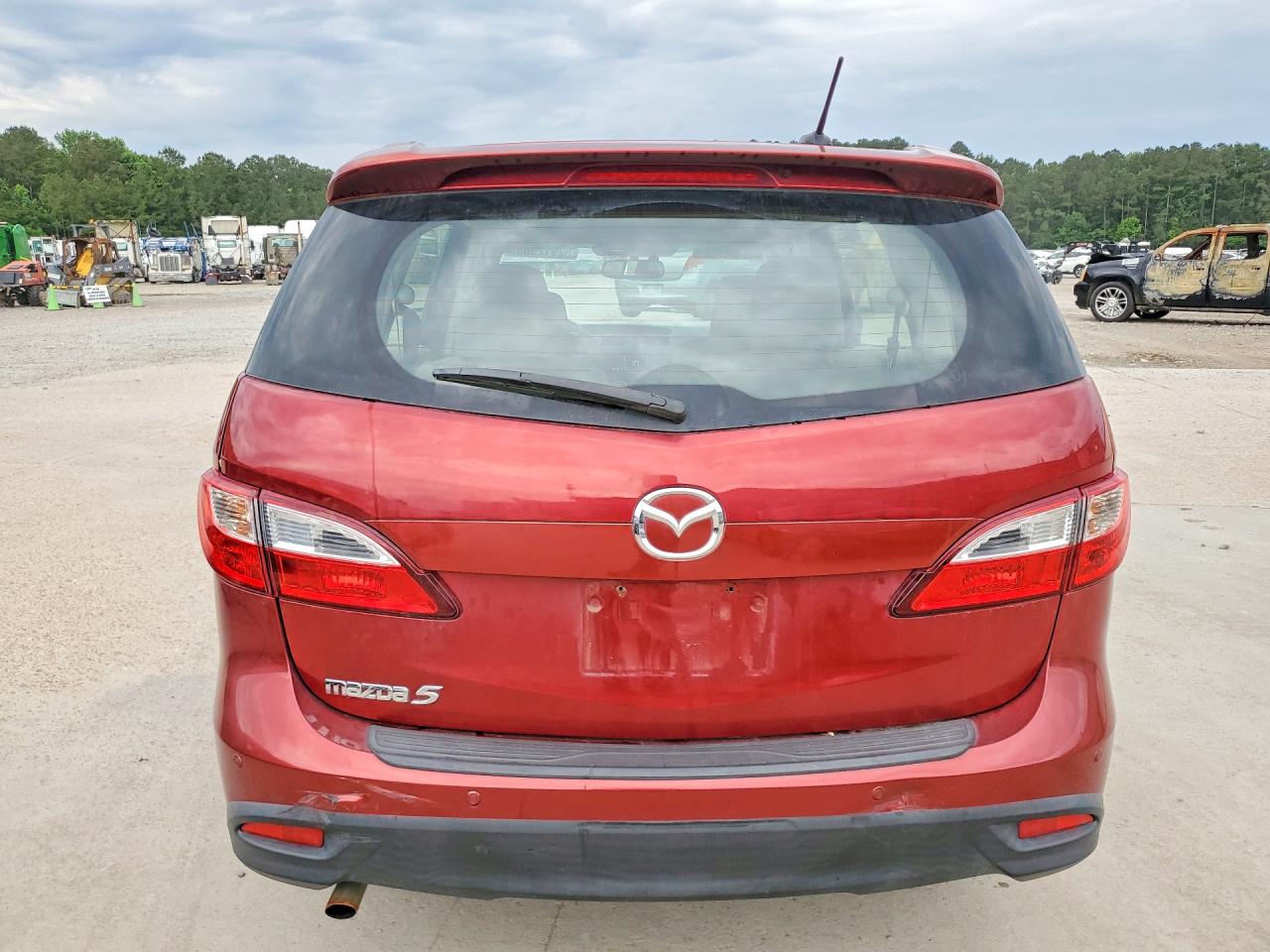 2015 Mazda 5 Grand Touring Red vin: JM1CW2DLXF0180334