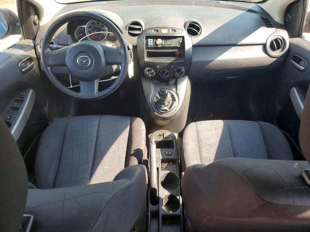 2011 Mazda Mazda2 Blue vin: JM1DE1HY0B0109922