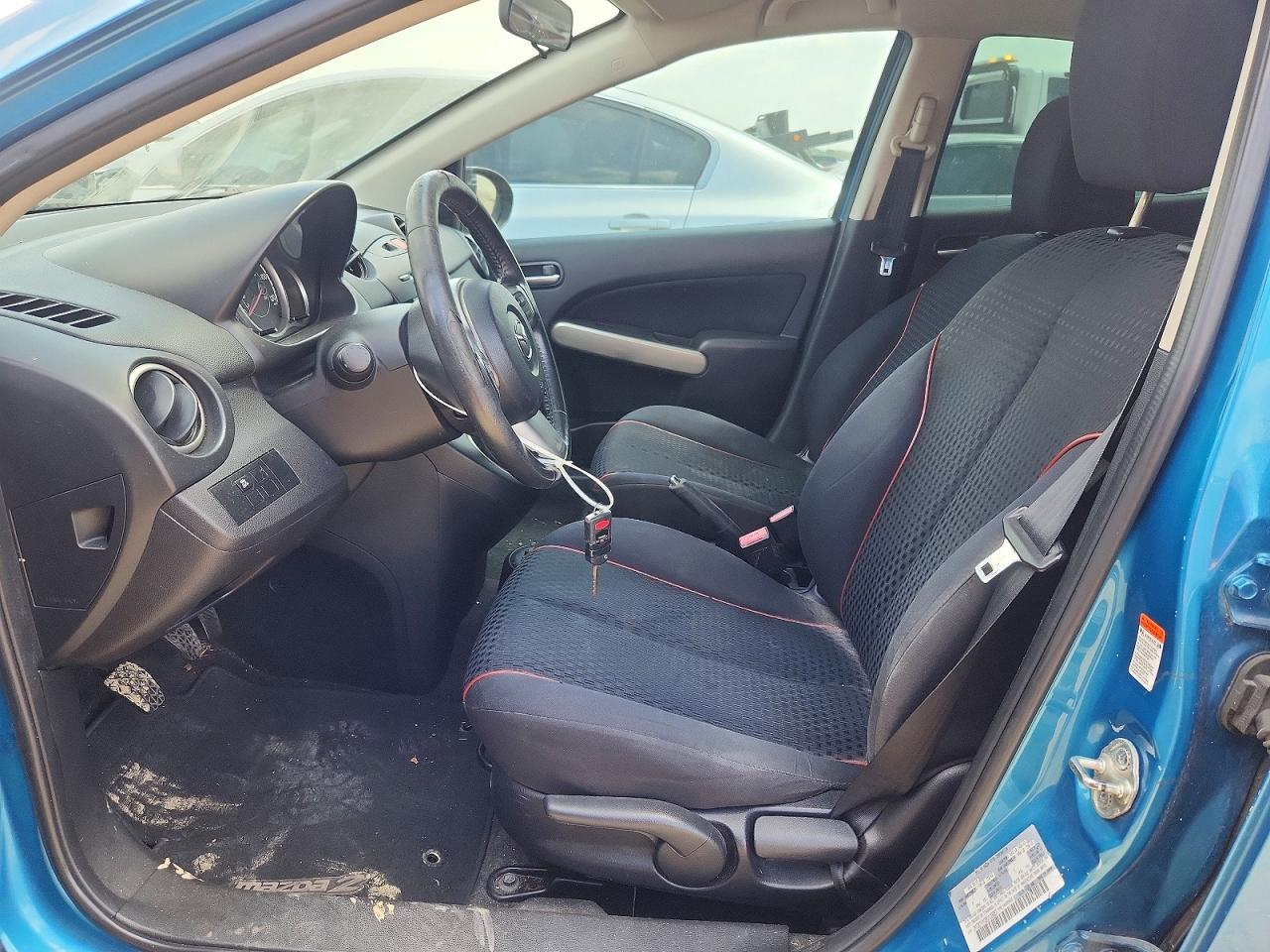 2011 Mazda Mazda2 Blue vin: JM1DE1HY0B0109967