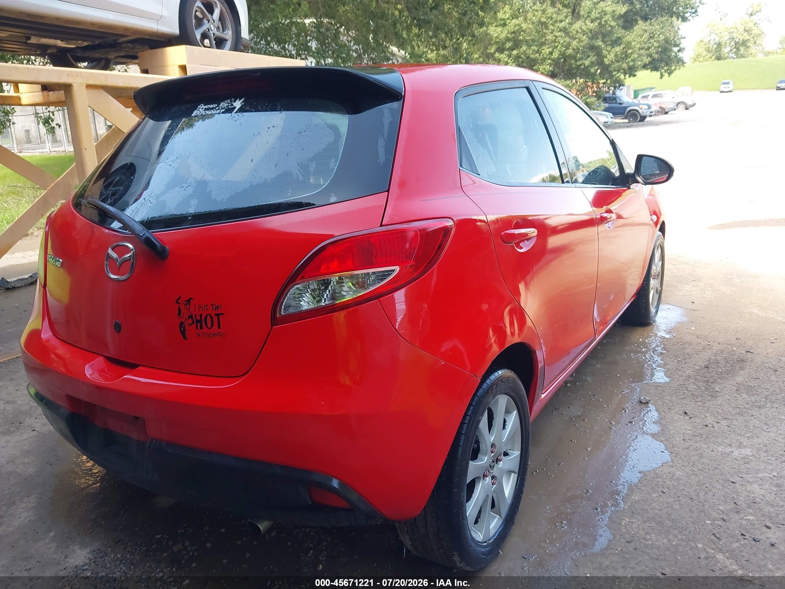 2011 Mazda Mazda2 Touring Red vin: JM1DE1HY0B0114036