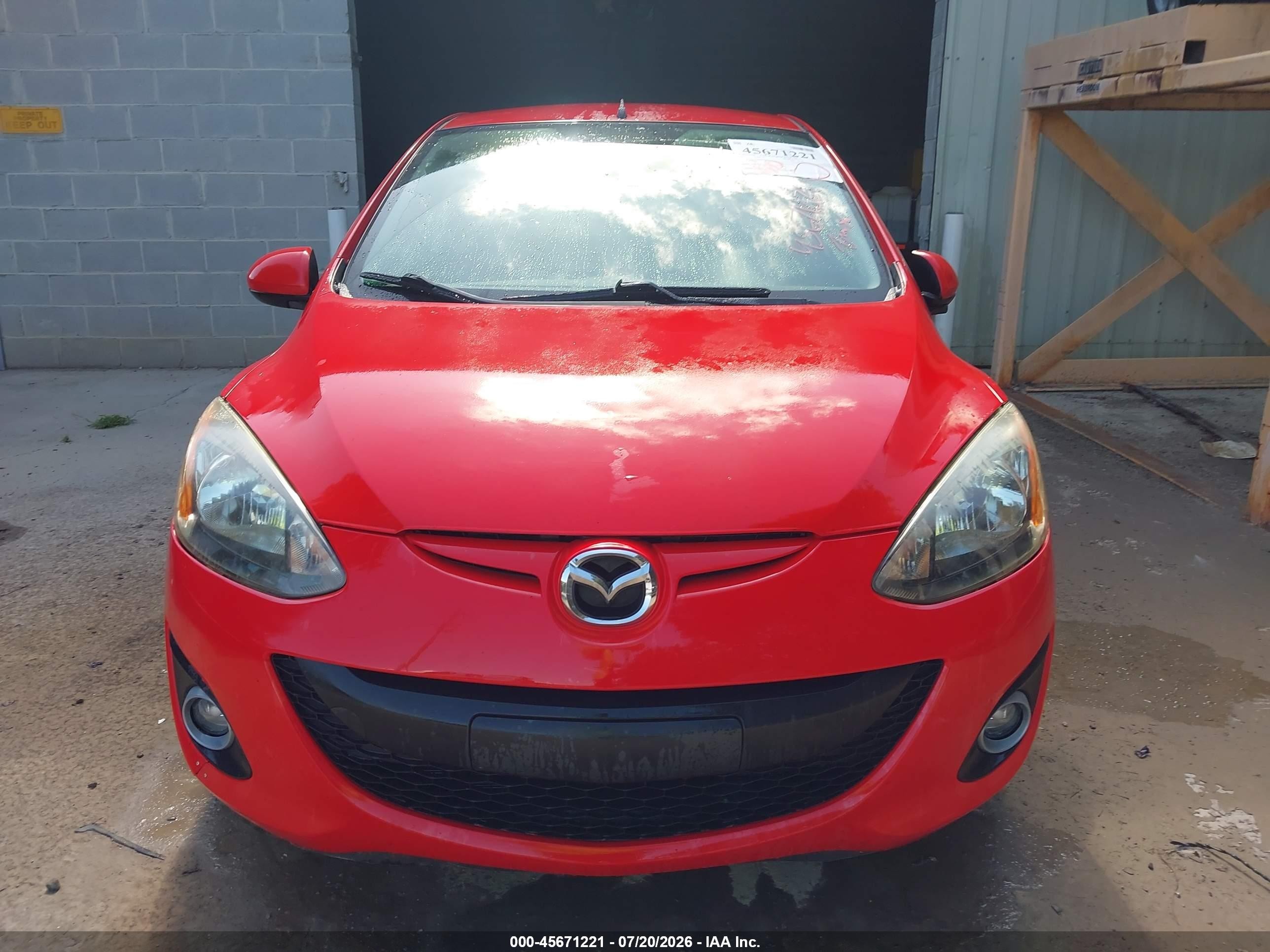 2011 Mazda Mazda2 Touring Red vin: JM1DE1HY0B0114036