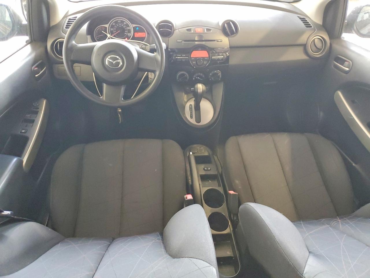 2011 Mazda Mazda2 Черный vin: JM1DE1HY3B0108618