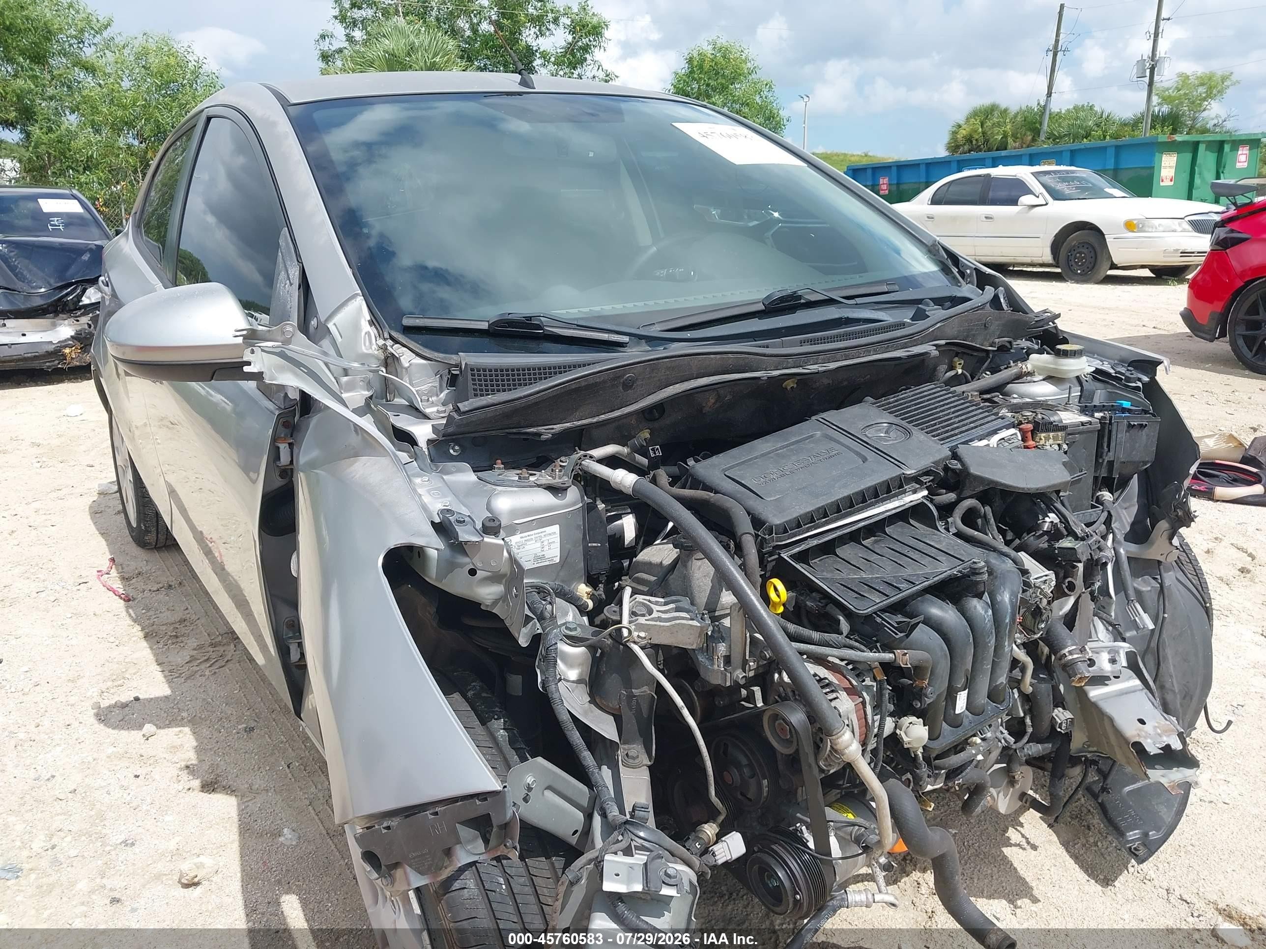 2011 Mazda Mazda2 Touring Silver vin: JM1DE1HY4B0110412