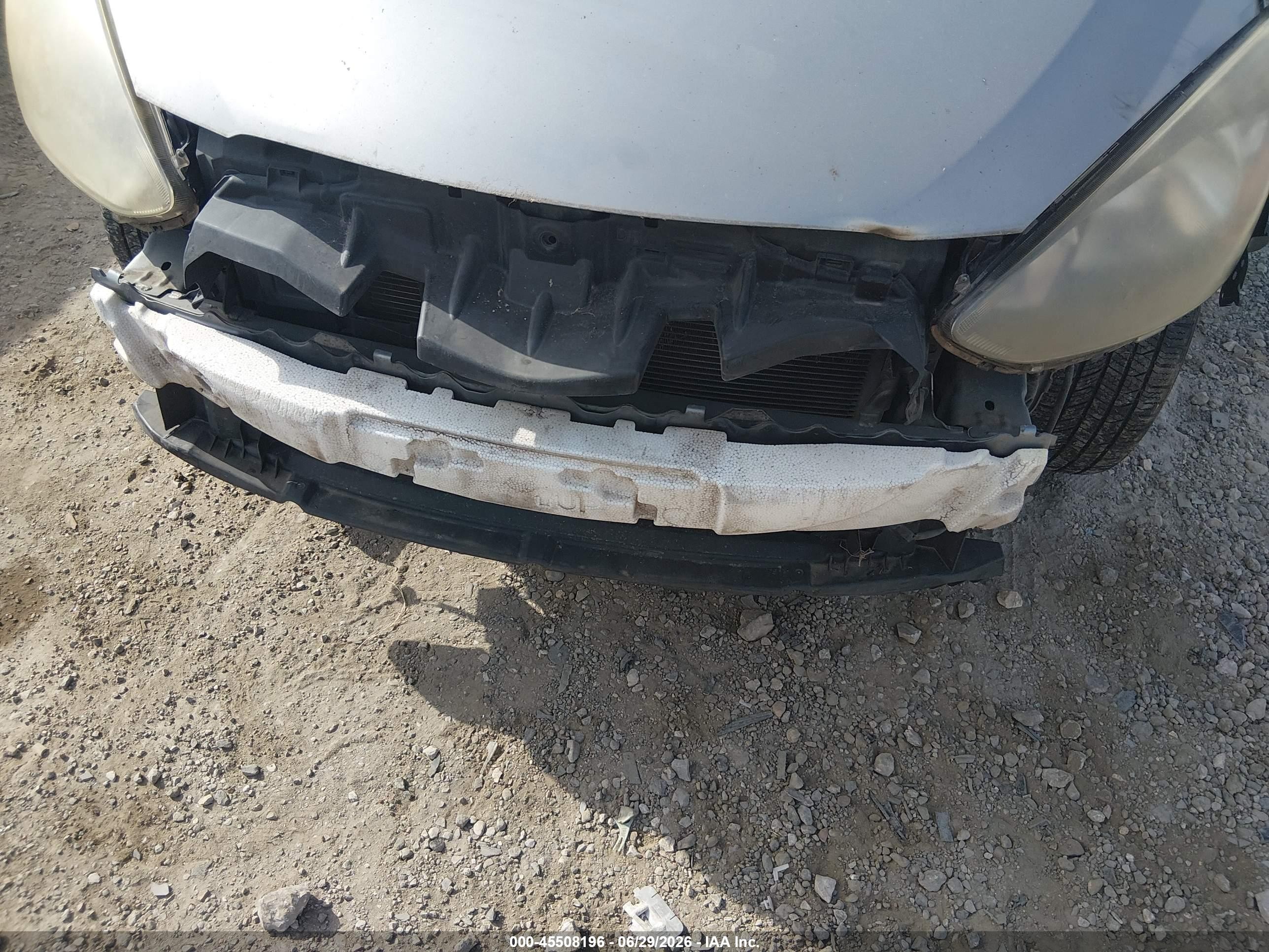 2011 Mazda Mazda2 Touring Silver vin: JM1DE1HY4B0113715