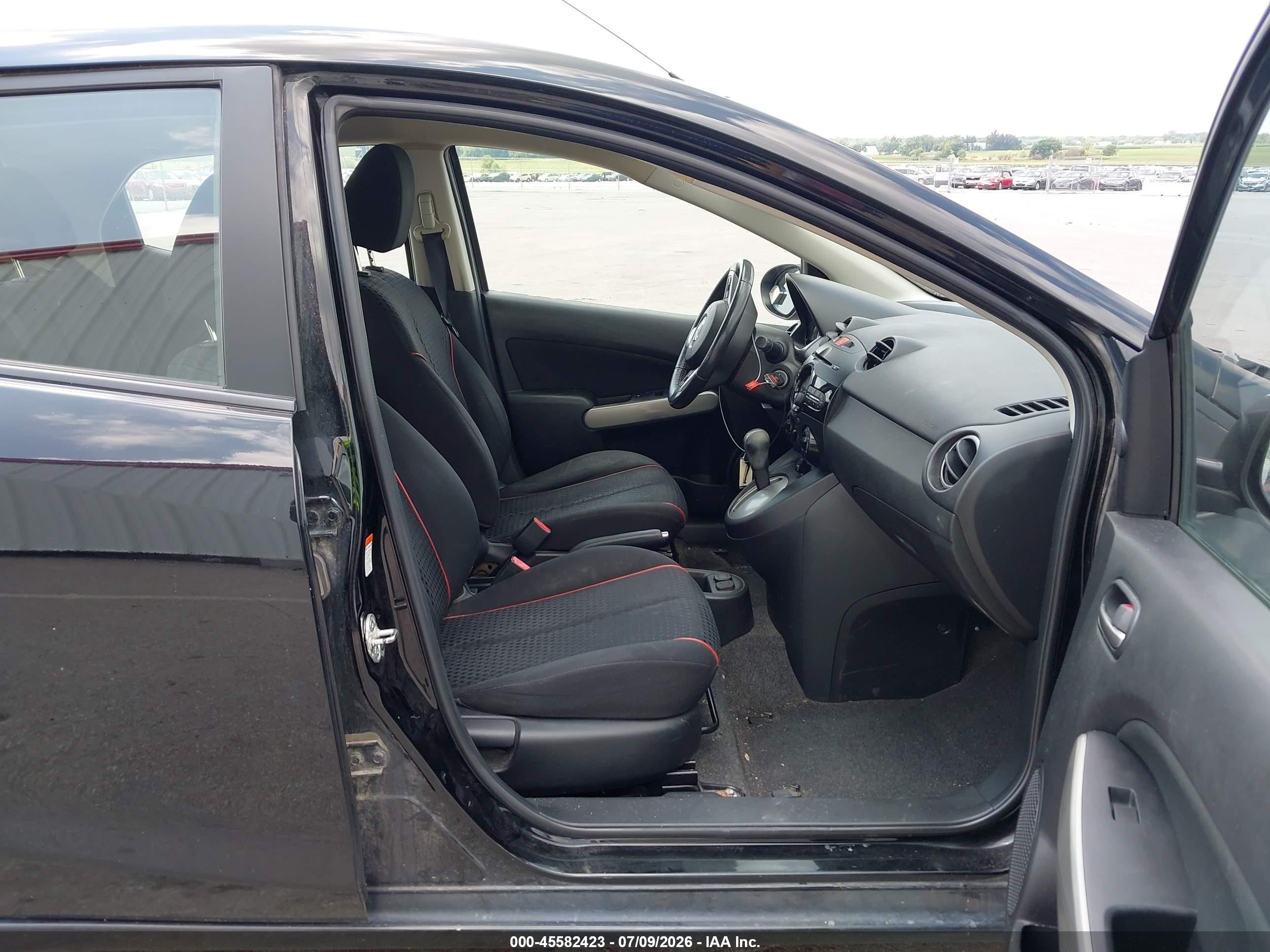 2011 Mazda Mazda2 Touring Black vin: JM1DE1HY9B0127951