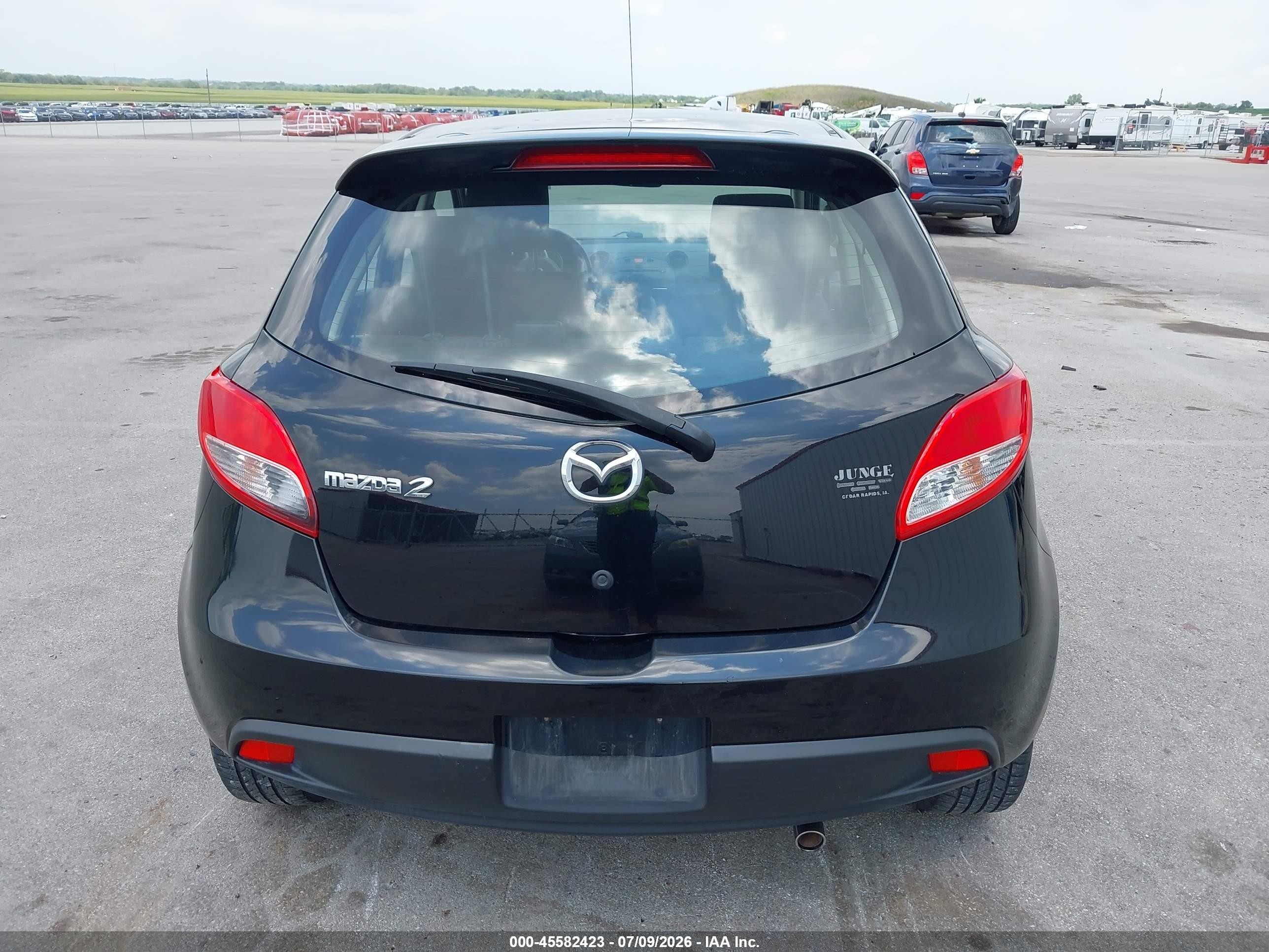 2011 Mazda Mazda2 Touring Black vin: JM1DE1HY9B0127951