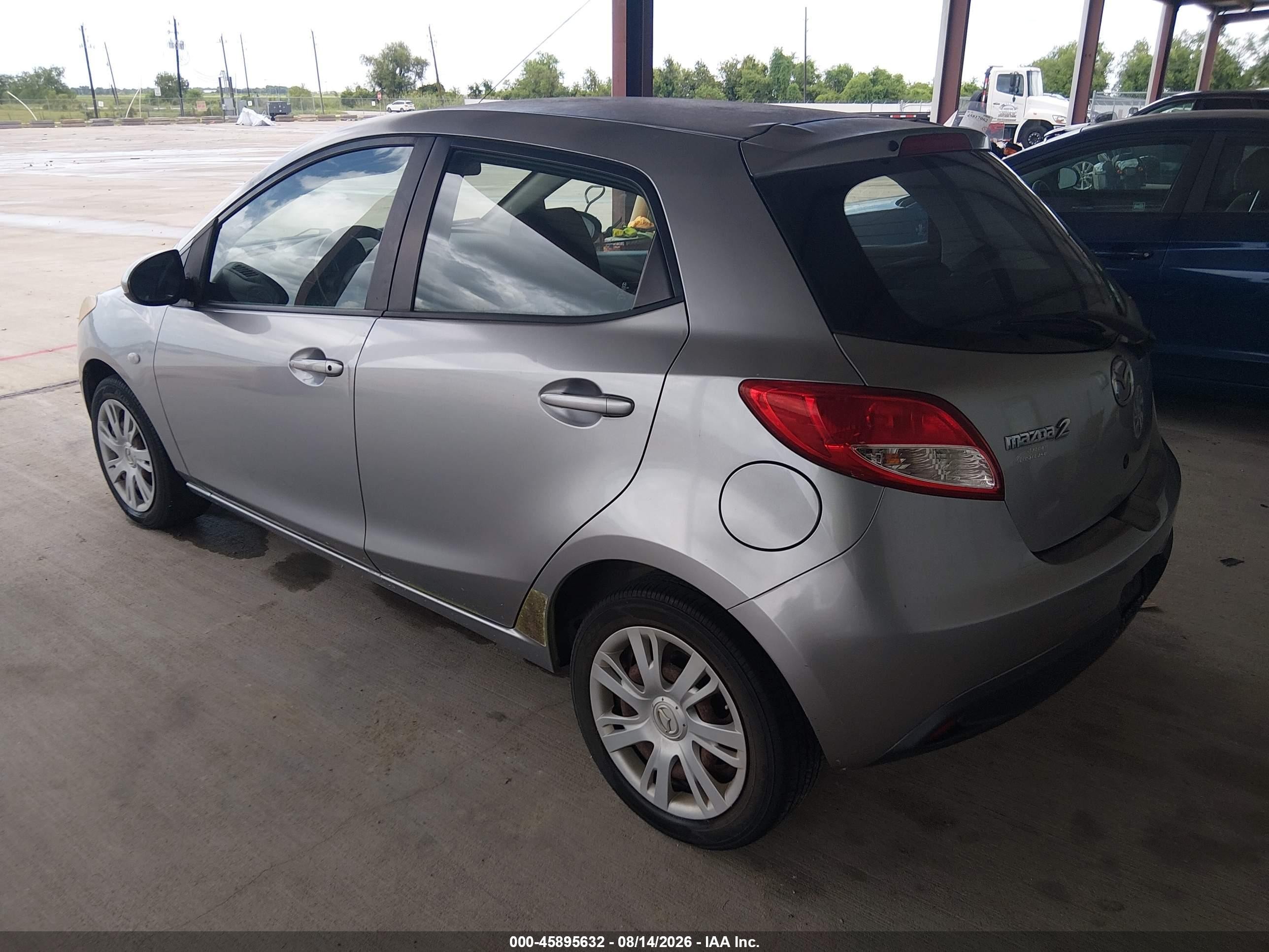 2011 Mazda Mazda2 Sport Серебряный vin: JM1DE1HY9B0128954