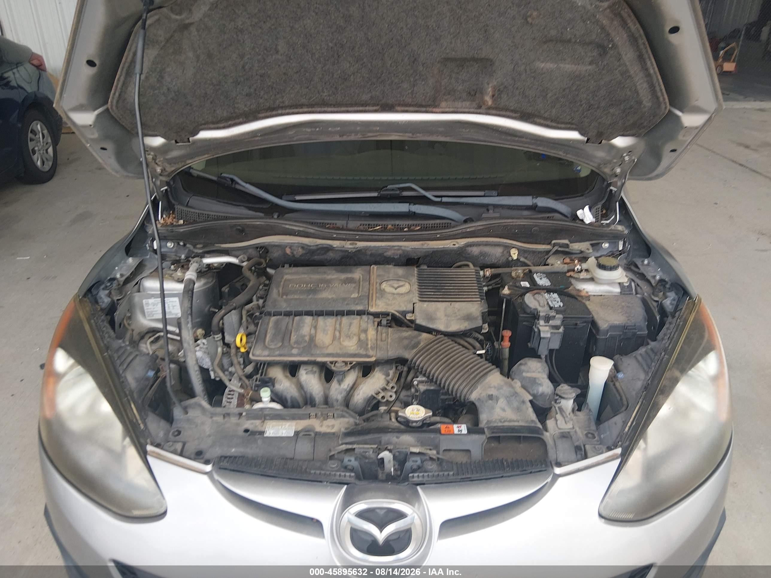 2011 Mazda Mazda2 Sport Серебряный vin: JM1DE1HY9B0128954