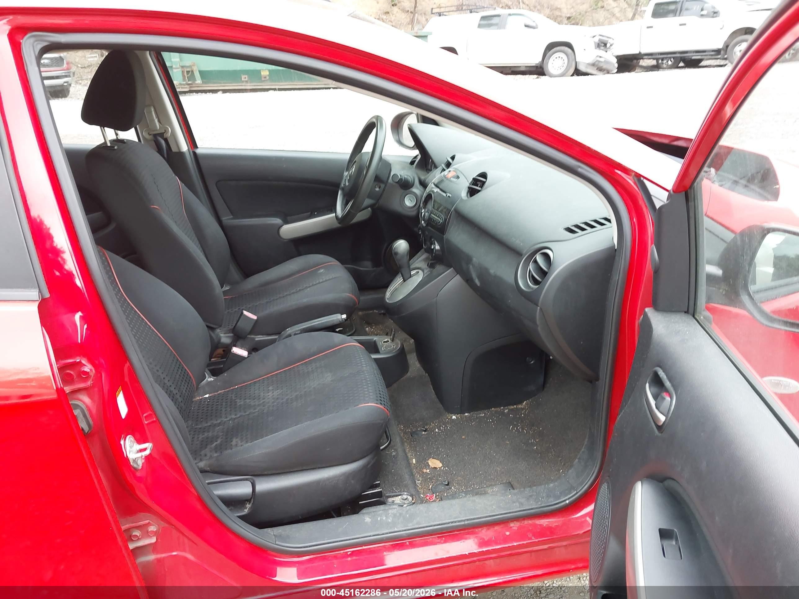 2011 Mazda Mazda2 Touring Красный vin: JM1DE1HZ0B0118774
