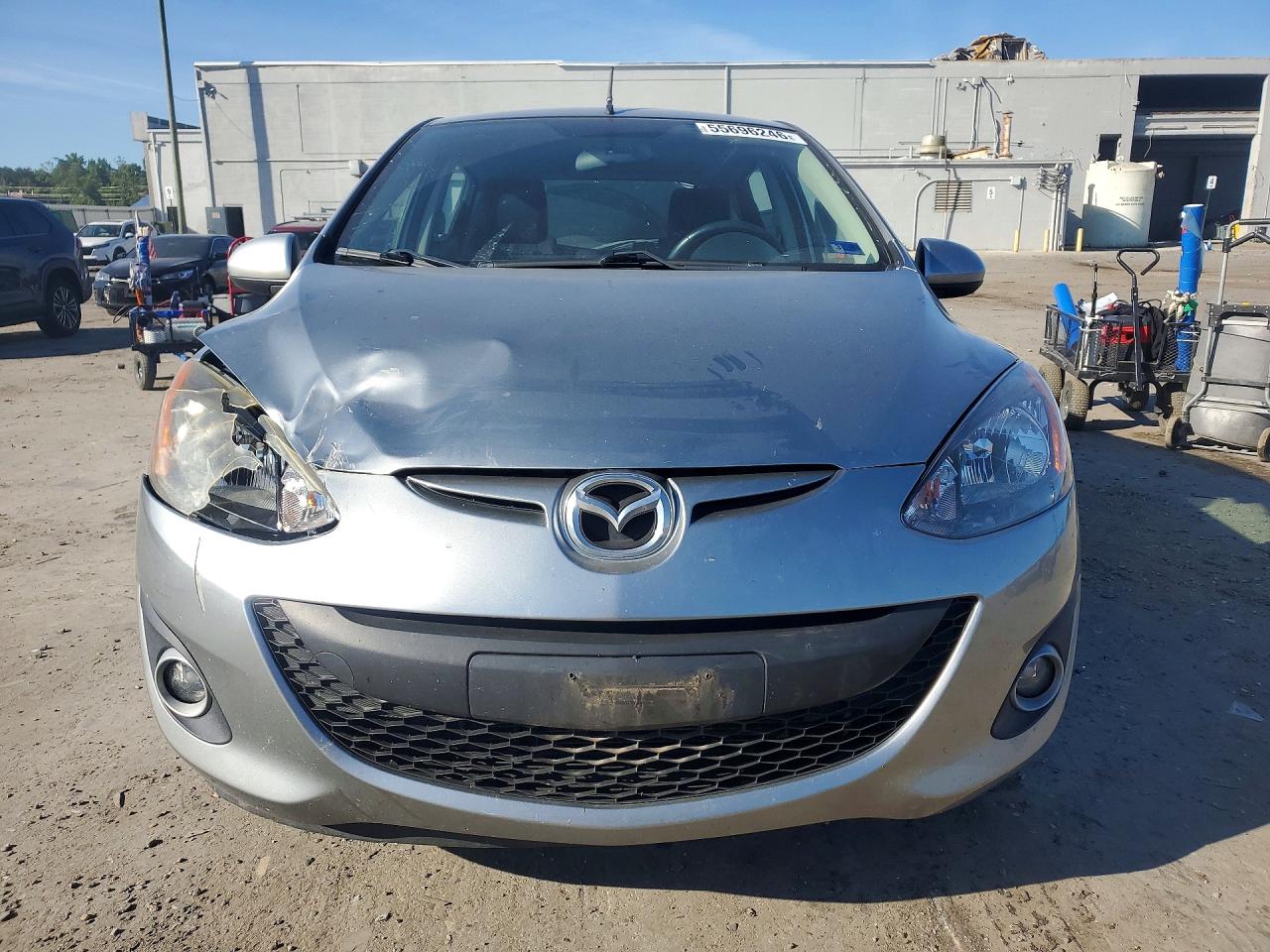 2011 Mazda Mazda2 Silver vin: JM1DE1HZ2B0101264