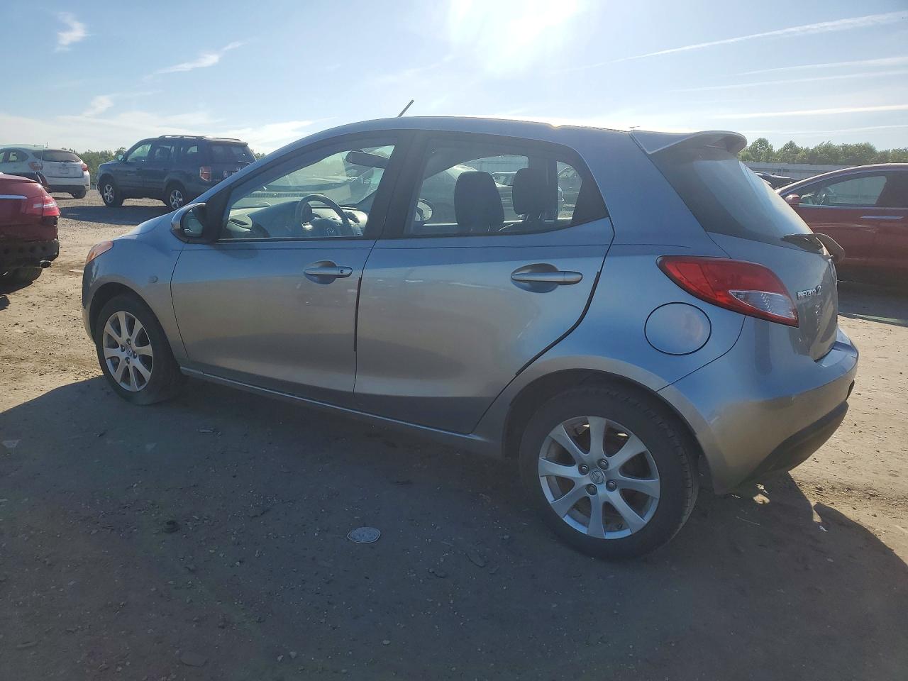 2011 Mazda Mazda2 Silver vin: JM1DE1HZ2B0101264
