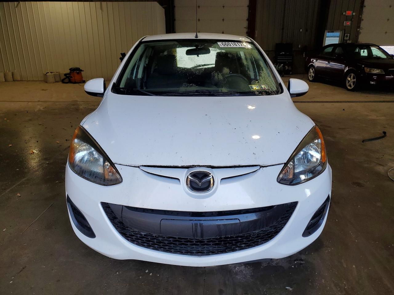 2011 Mazda Mazda2 White vin: JM1DE1HZ2B0130165