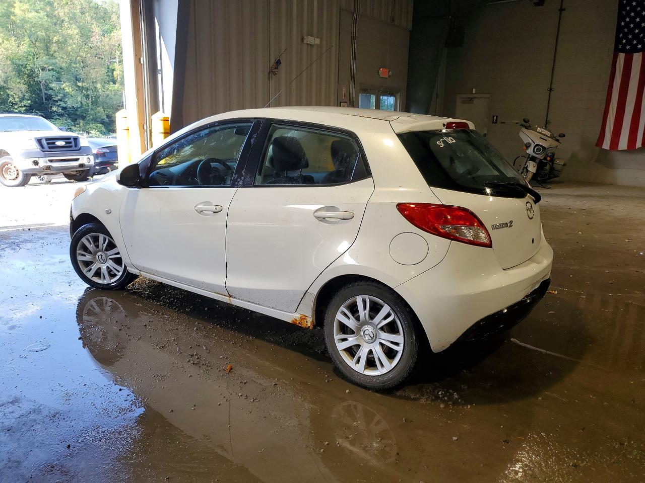 2011 Mazda Mazda2 White vin: JM1DE1HZ2B0130165