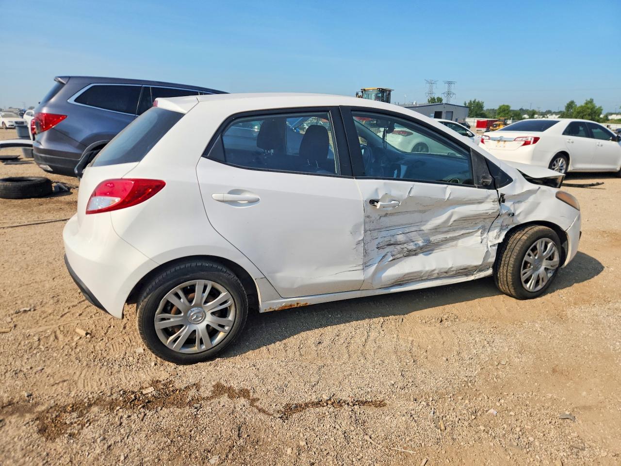 2011 Mazda Mazda2 White vin: JM1DE1HZ4B0105137