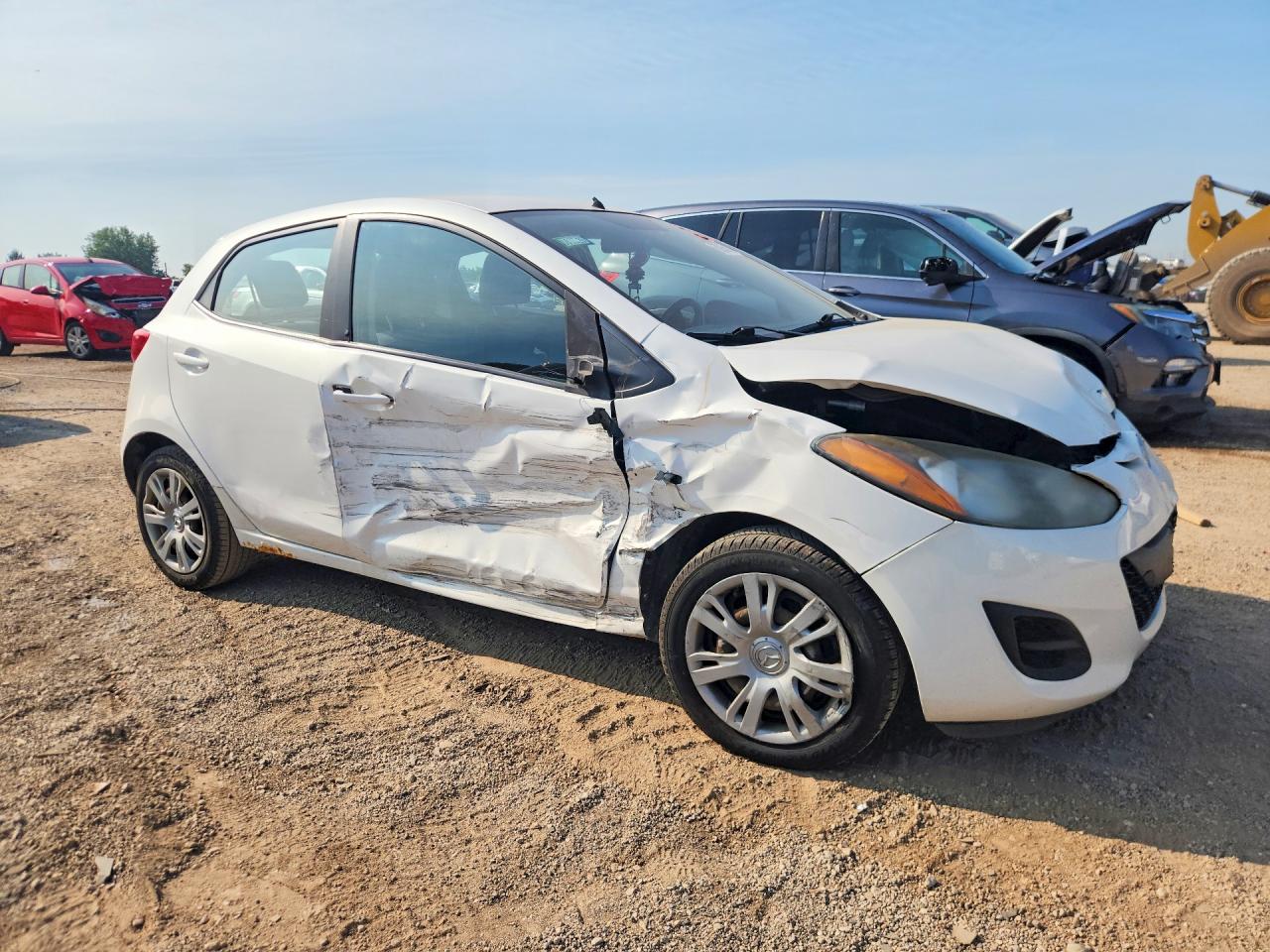 2011 Mazda Mazda2 White vin: JM1DE1HZ4B0105137