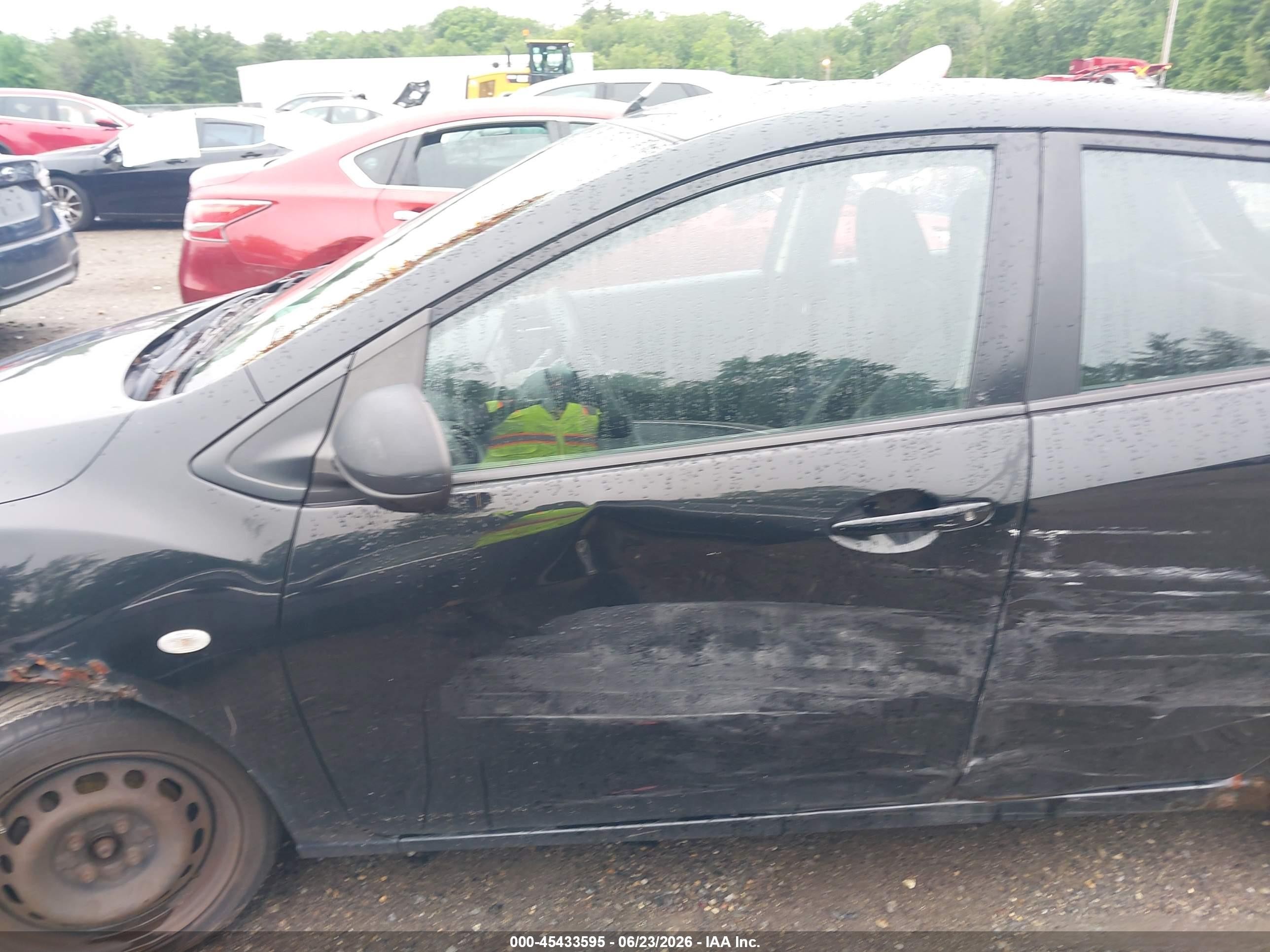 2011 Mazda Mazda2 Sport Black vin: JM1DE1HZ4B0111892