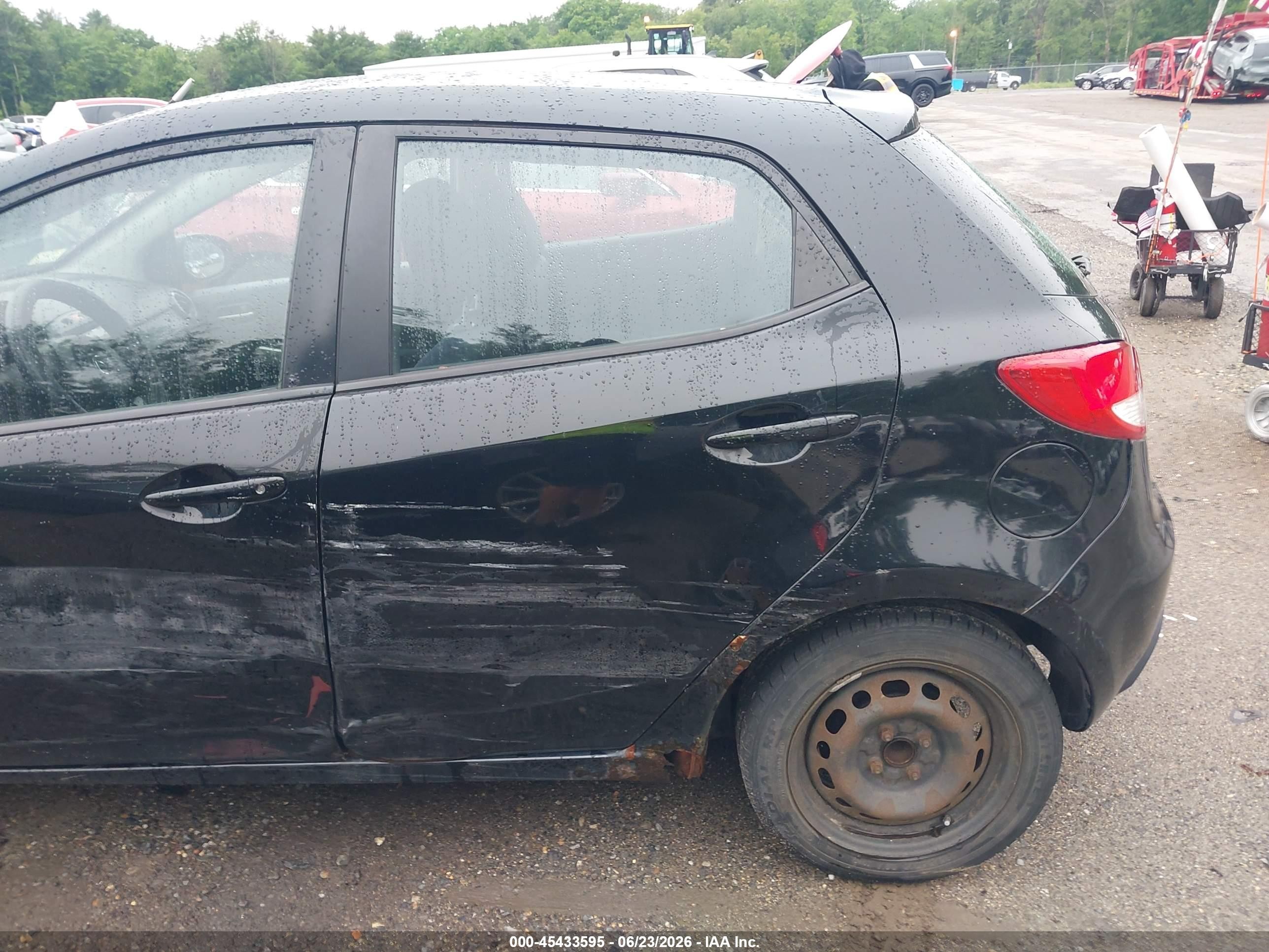 2011 Mazda Mazda2 Sport Black vin: JM1DE1HZ4B0111892