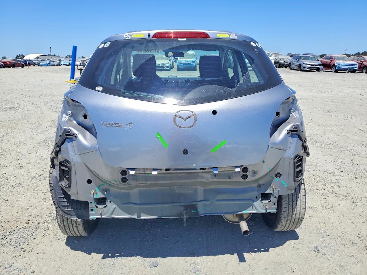 2011 Mazda Mazda2 Silver vin: JM1DE1HZ4B0125534