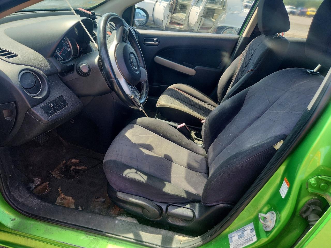 2011 Mazda Mazda2 Green vin: JM1DE1HZ5B0108757