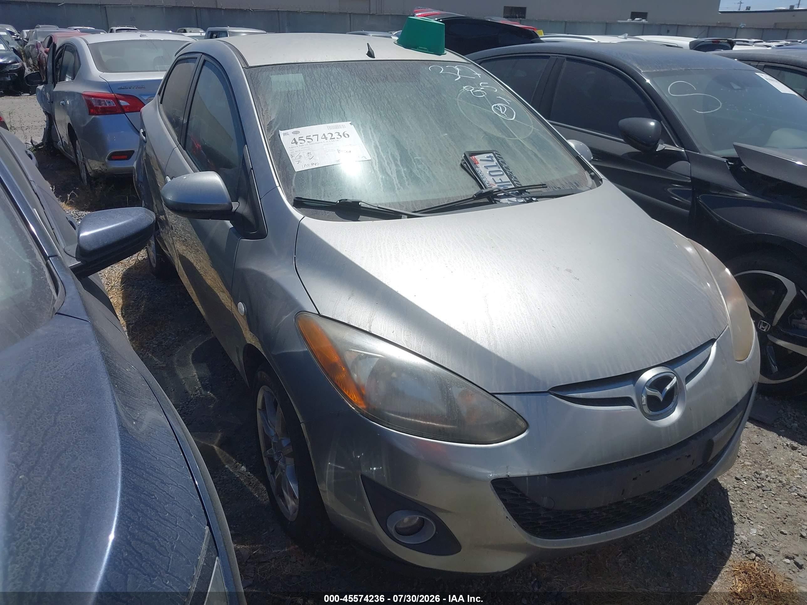 2011 Mazda Mazda2 Touring Silver vin: JM1DE1HZ5B0119077