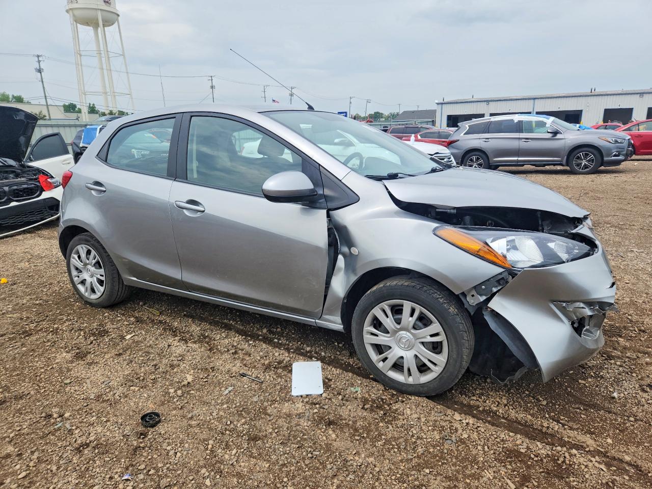 2011 Mazda Mazda2 Silver vin: JM1DE1HZ6B0105348