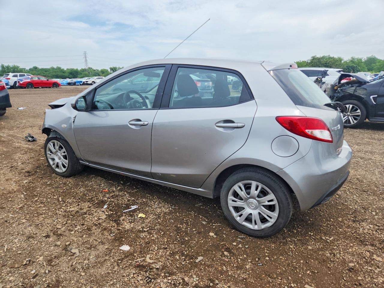 2011 Mazda Mazda2 Silver vin: JM1DE1HZ6B0105348