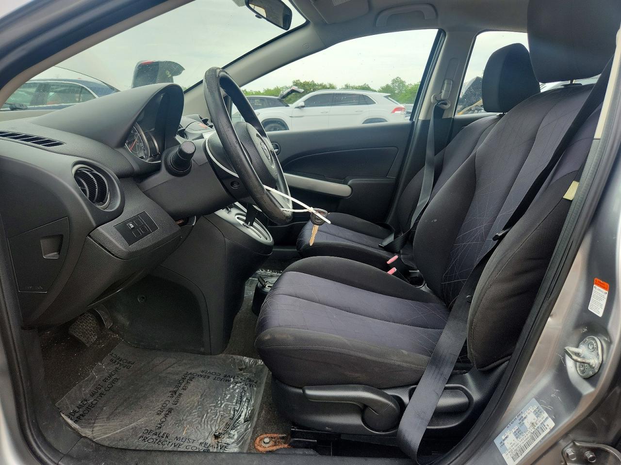 2011 Mazda Mazda2 Silver vin: JM1DE1HZ6B0105348